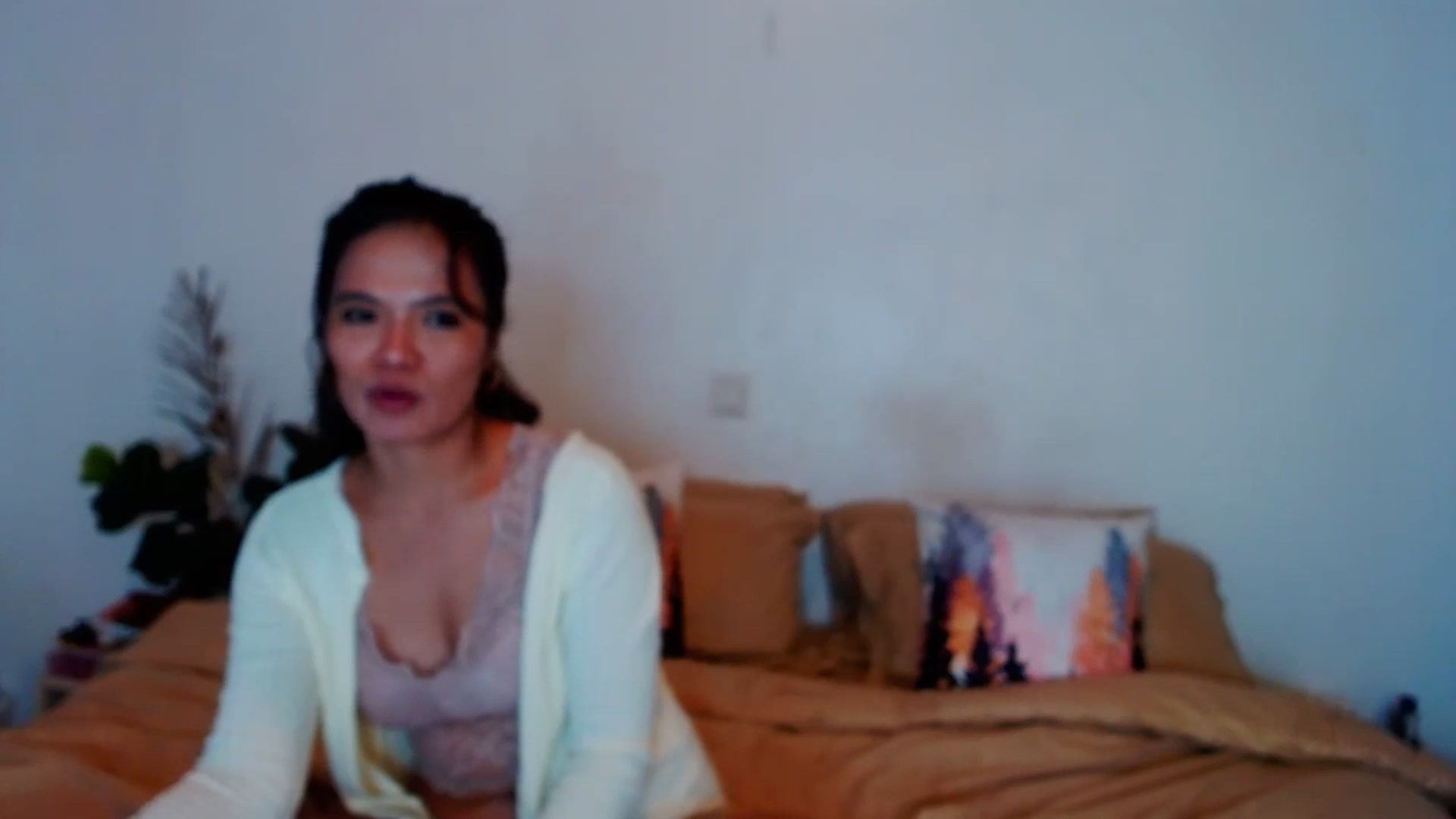 Gallery image thumbnail from SweetOne_4u's myfreecams stream on, 10/16/2023, 23:13 image 10 of 20