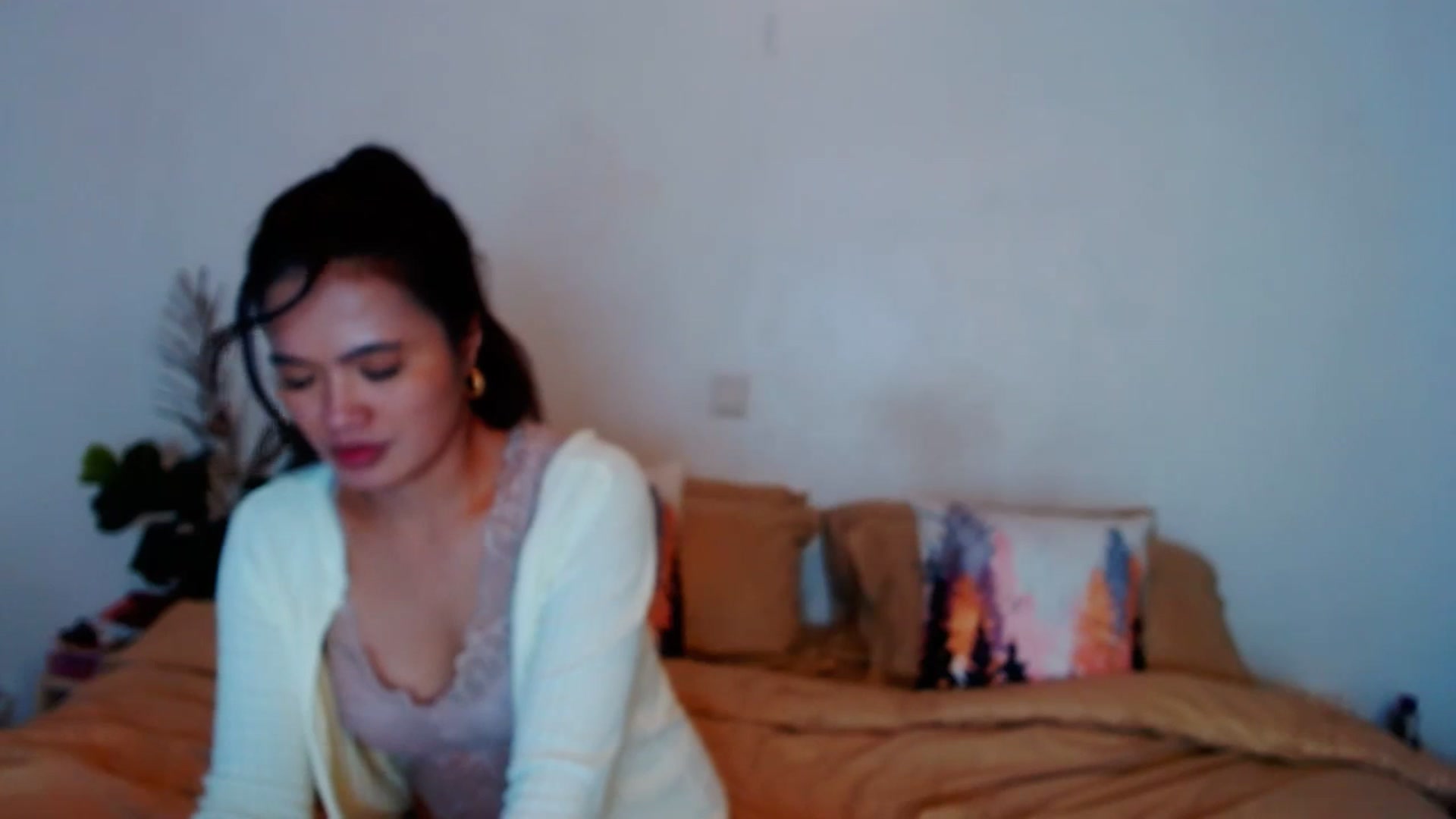 Gallery image thumbnail from SweetOne_4u's myfreecams stream on, 10/16/2023, 23:13 image 8 of 20