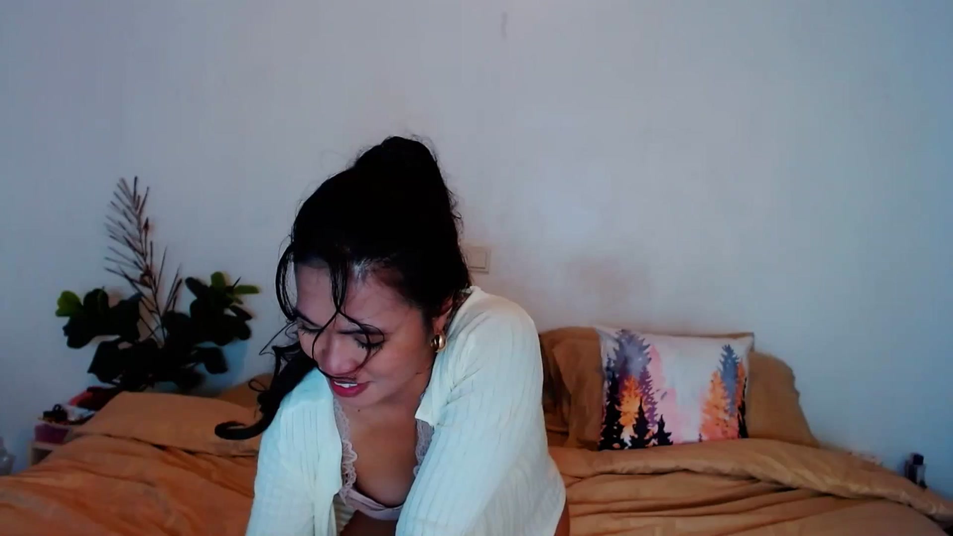 Gallery image thumbnail from SweetOne_4u's myfreecams stream on, 10/16/2023, 23:13 image 19 of 20