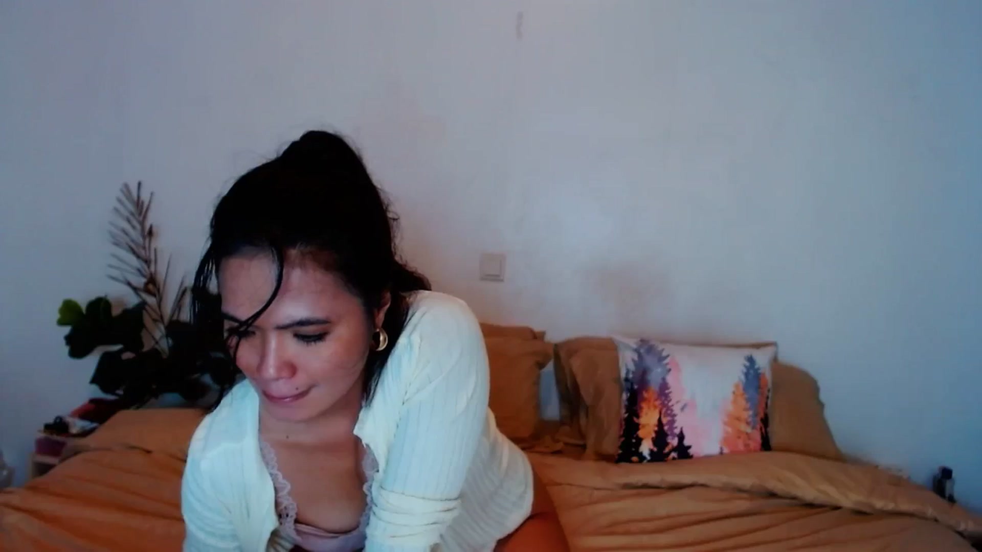 Gallery image thumbnail from SweetOne_4u's myfreecams stream on, 10/16/2023, 23:51 image 2 of 20