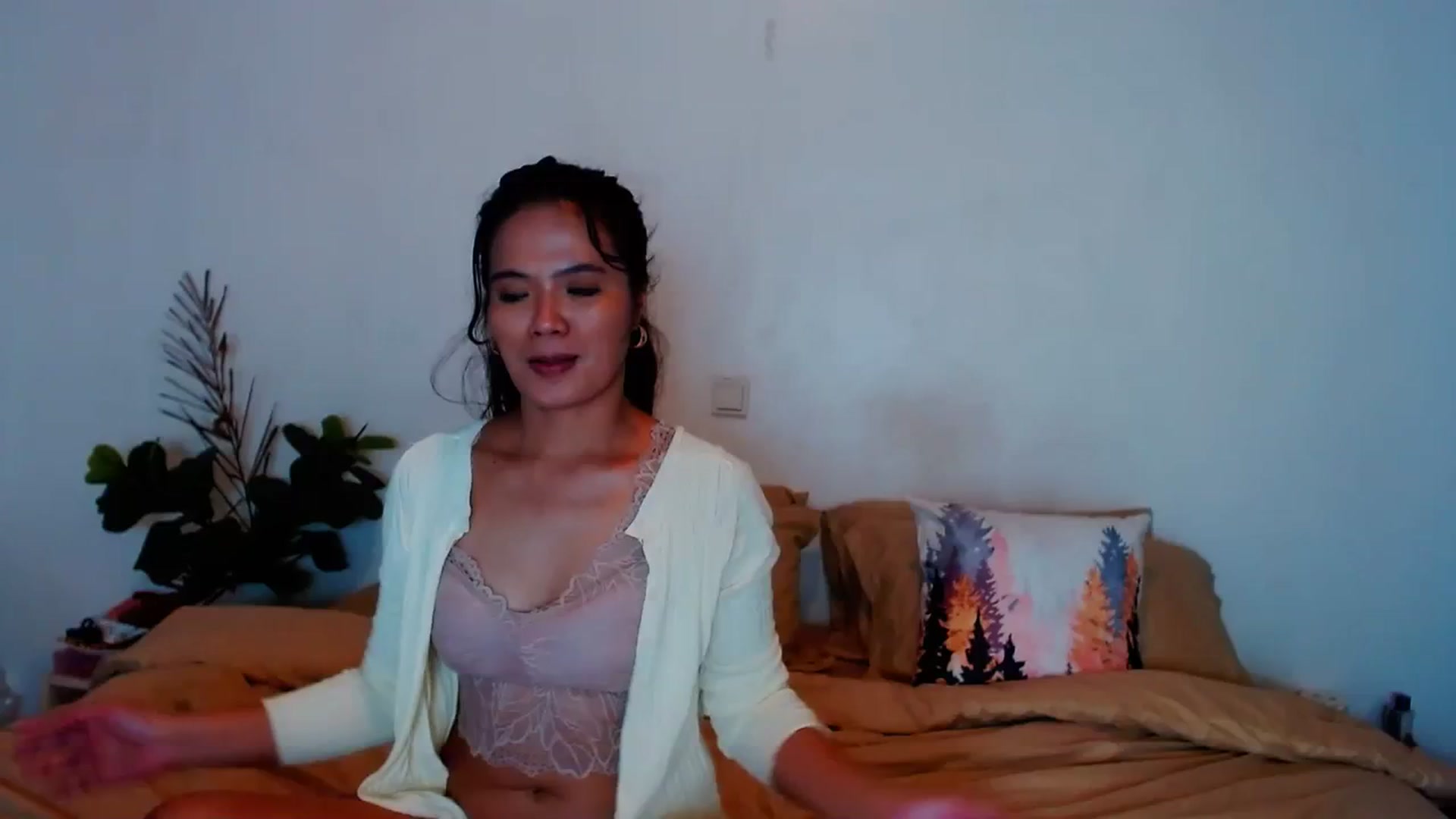 Gallery image thumbnail from SweetOne_4u's myfreecams stream on, 10/16/2023, 23:51 image 18 of 20