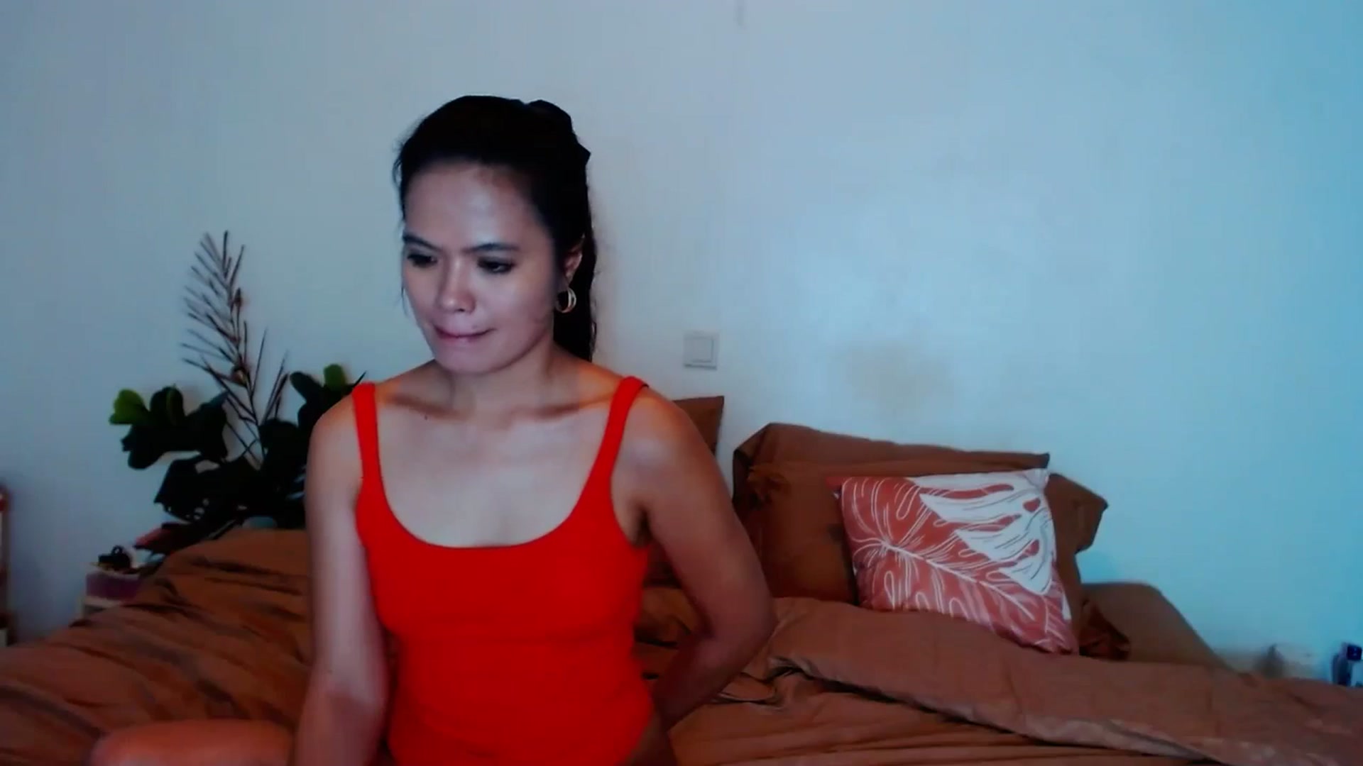 Gallery image thumbnail from SweetOne_4u's myfreecams stream on, 10/18/2023, 24:00 image 8 of 20