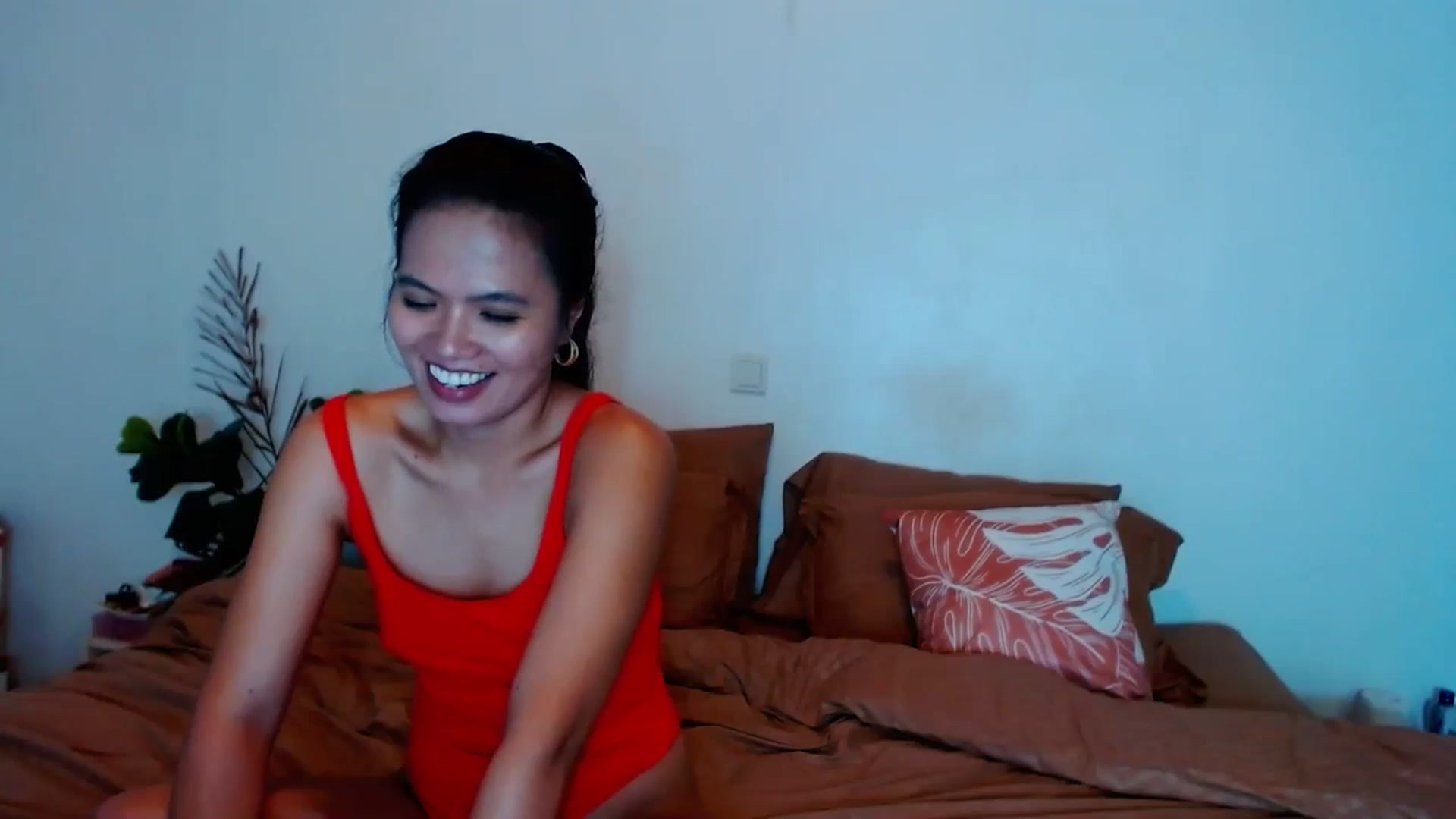 Gallery image thumbnail from SweetOne_4u's myfreecams stream on, 10/18/2023, 24:00 image 6 of 20