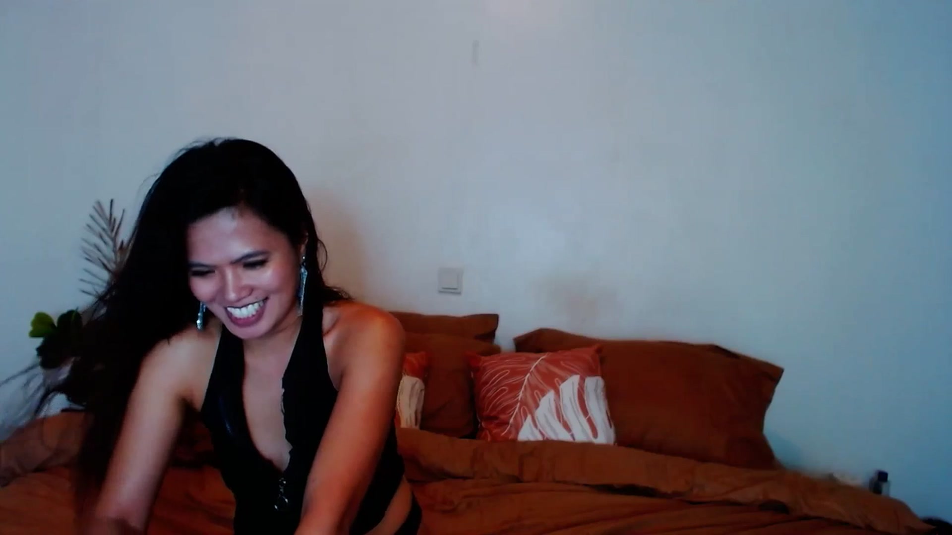 Gallery image thumbnail from SweetOne_4u's myfreecams stream on, 10/19/2023, 01:41 image 4 of 20