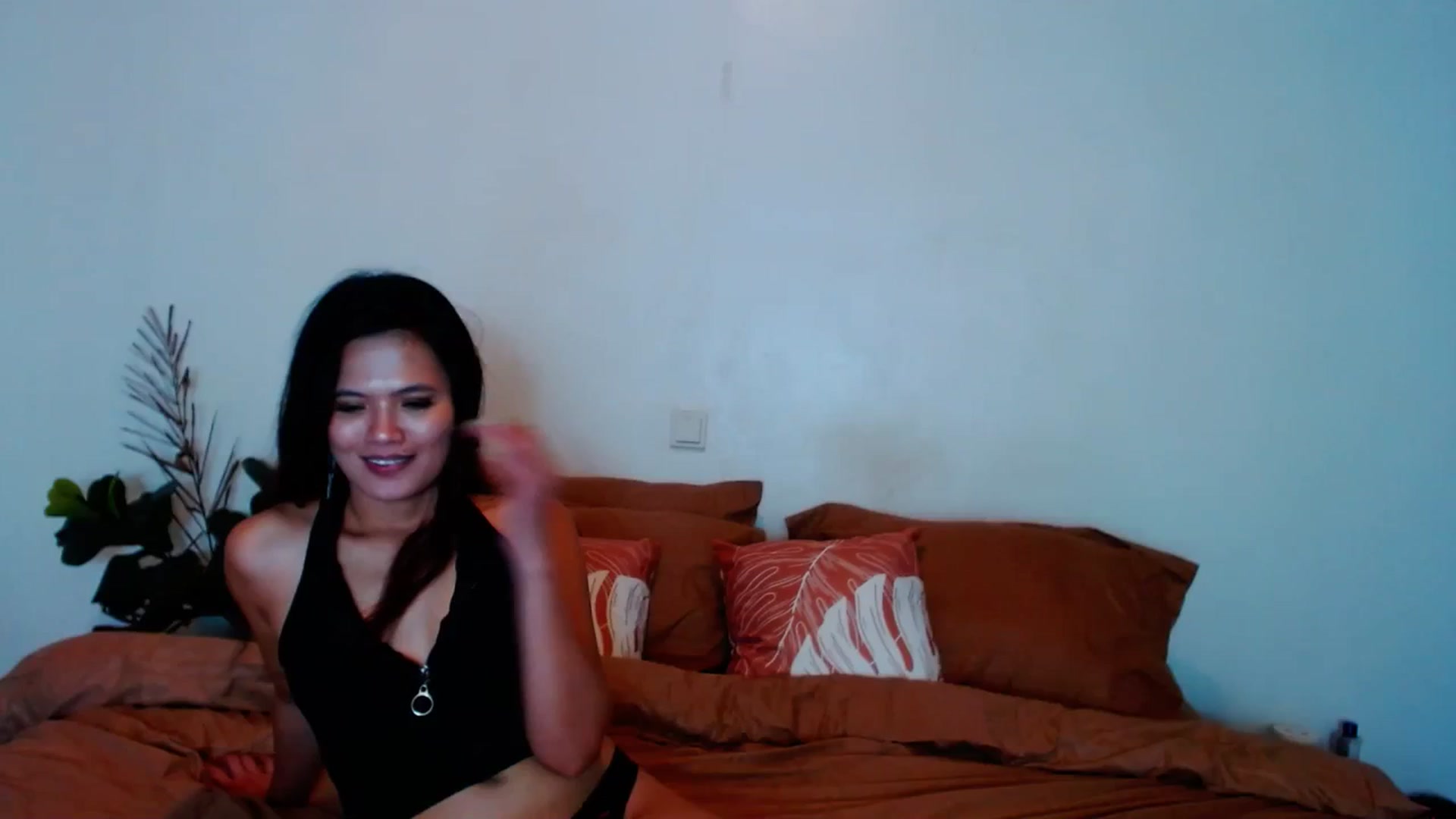 Gallery image thumbnail from SweetOne_4u's myfreecams stream on, 10/19/2023, 01:41 image 18 of 20