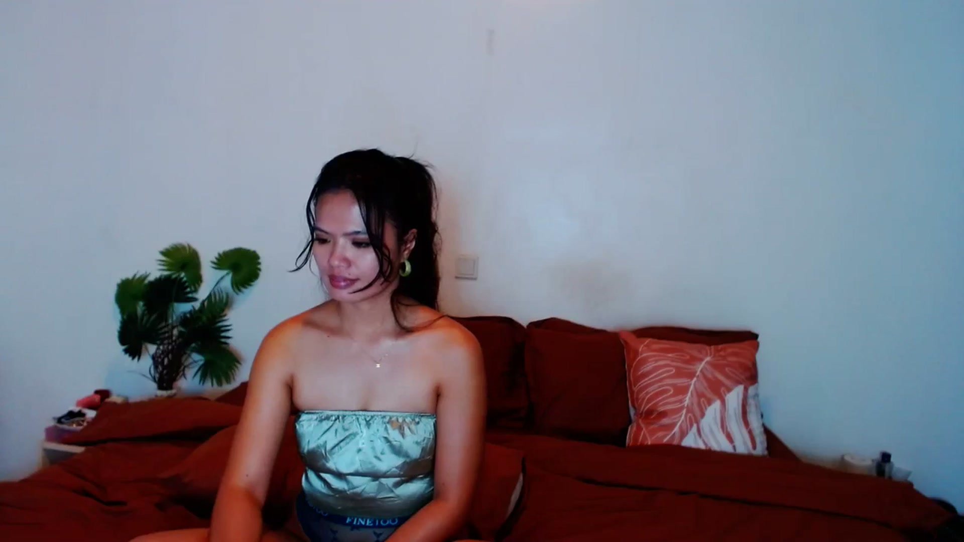Gallery image thumbnail from SweetOne_4u's myfreecams stream on, 10/23/2023, 23:21 image 15 of 20