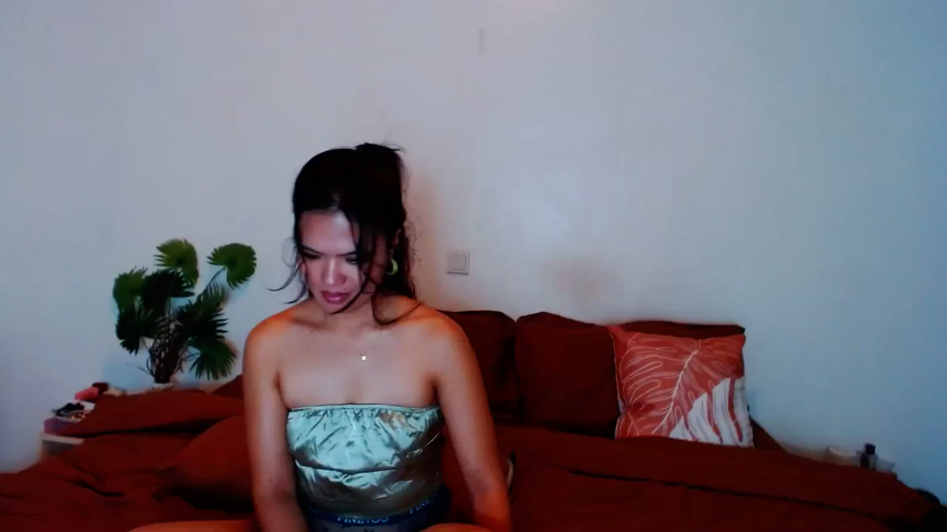 Gallery image thumbnail from SweetOne_4u's myfreecams stream on, 10/23/2023, 23:21 image 16 of 20