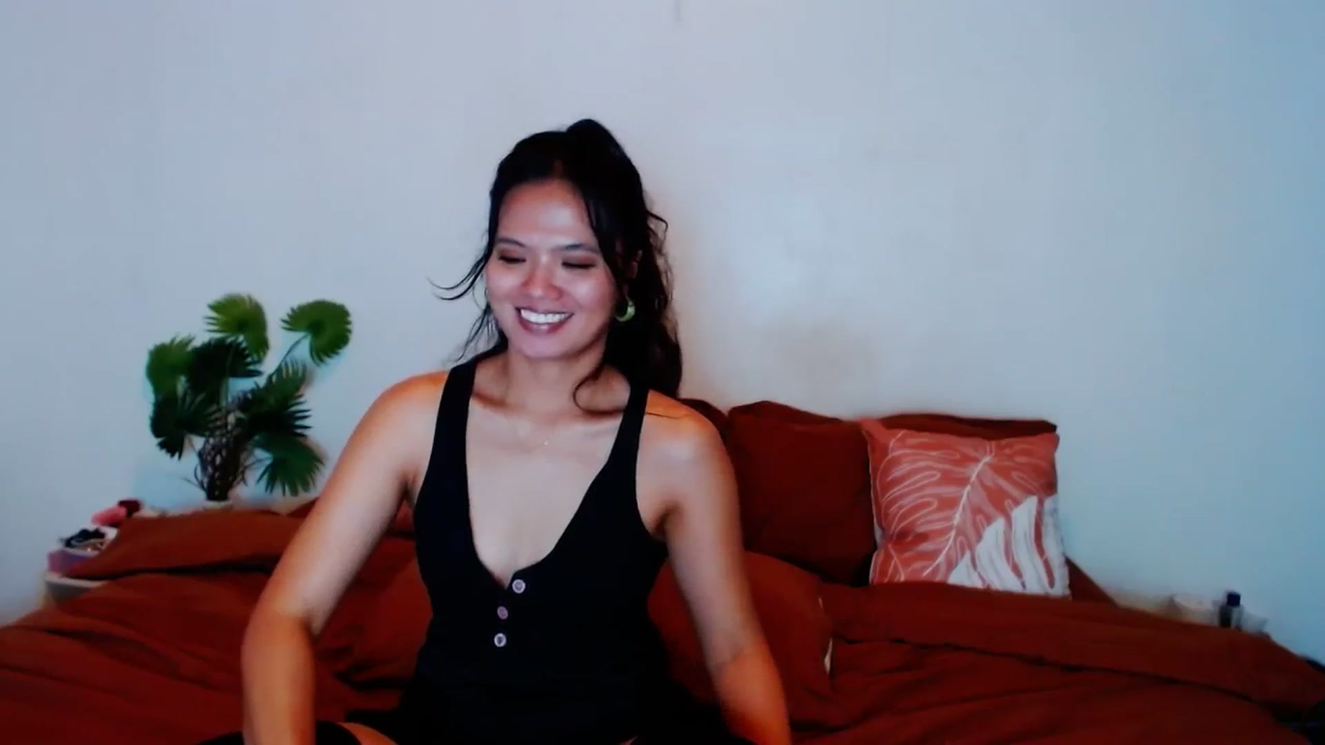Gallery image thumbnail from SweetOne_4u's myfreecams stream on, 10/23/2023, 23:53 image 13 of 20
