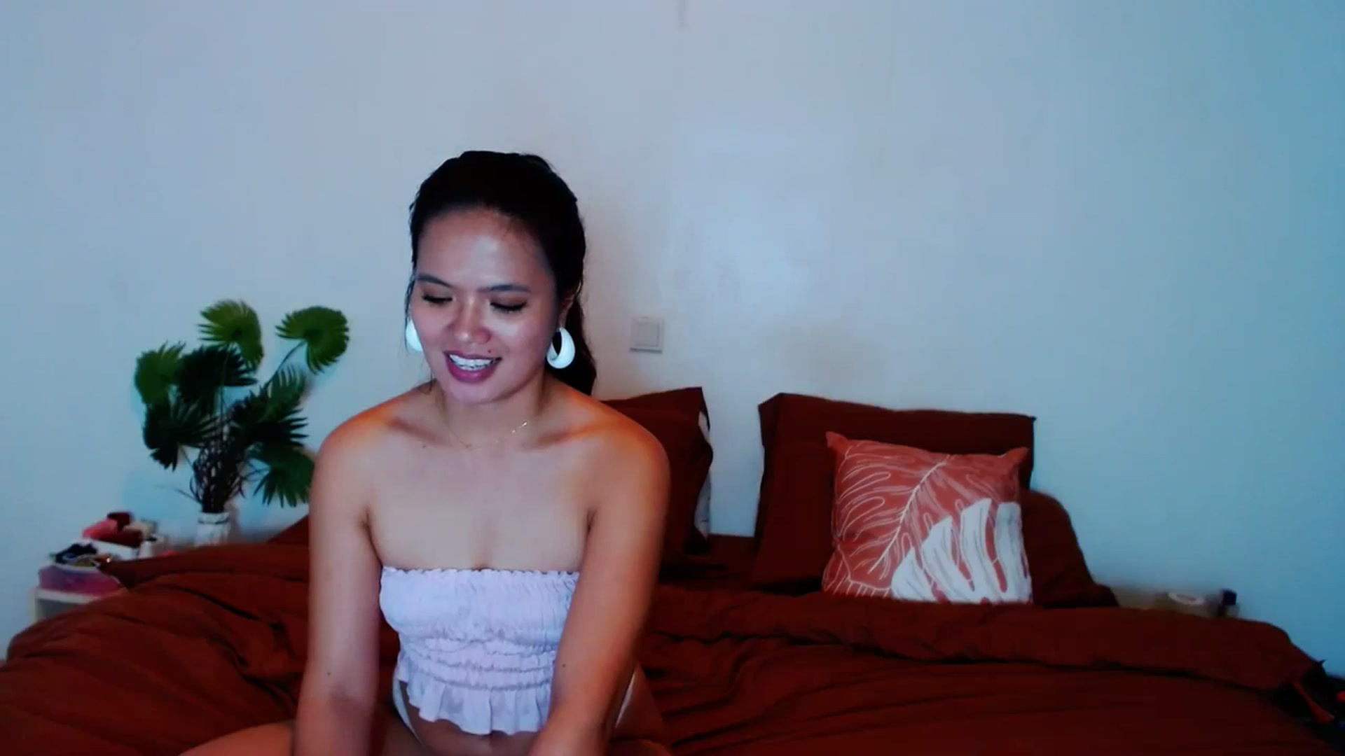 Gallery image thumbnail from SweetOne_4u's myfreecams stream on, 10/25/2023, 24:42 image 6 of 20