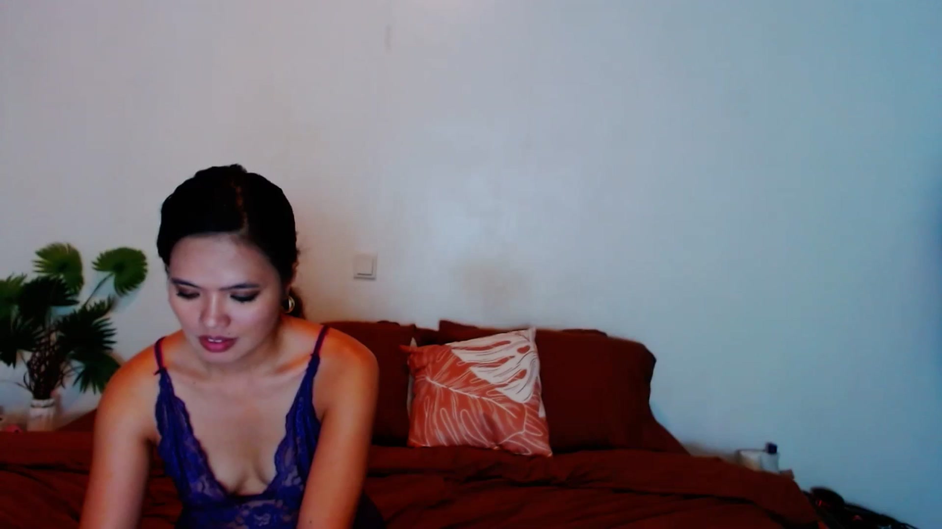 Gallery image thumbnail from SweetOne_4u's myfreecams stream on, 10/28/2023, 24:52 image 19 of 20