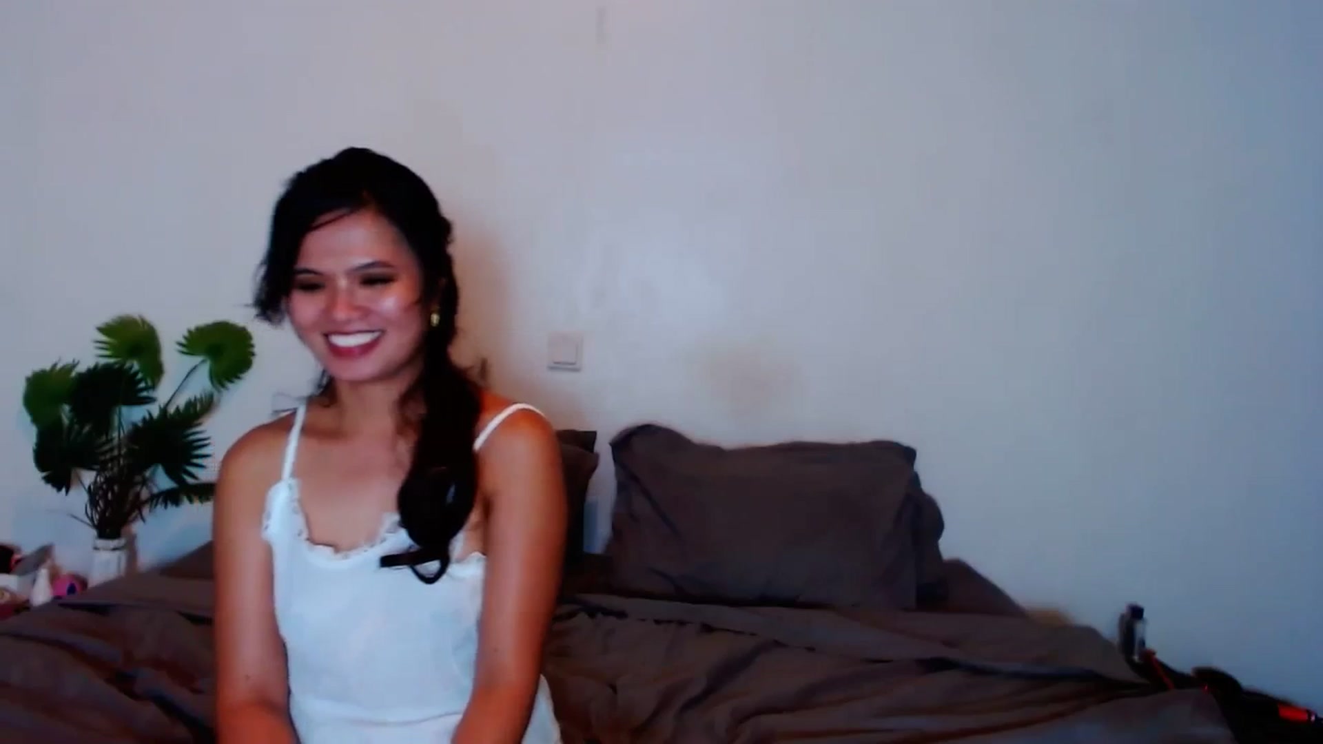 Gallery image thumbnail from SweetOne_4u's myfreecams stream on, 11/05/2023, 01:23 image 4 of 20