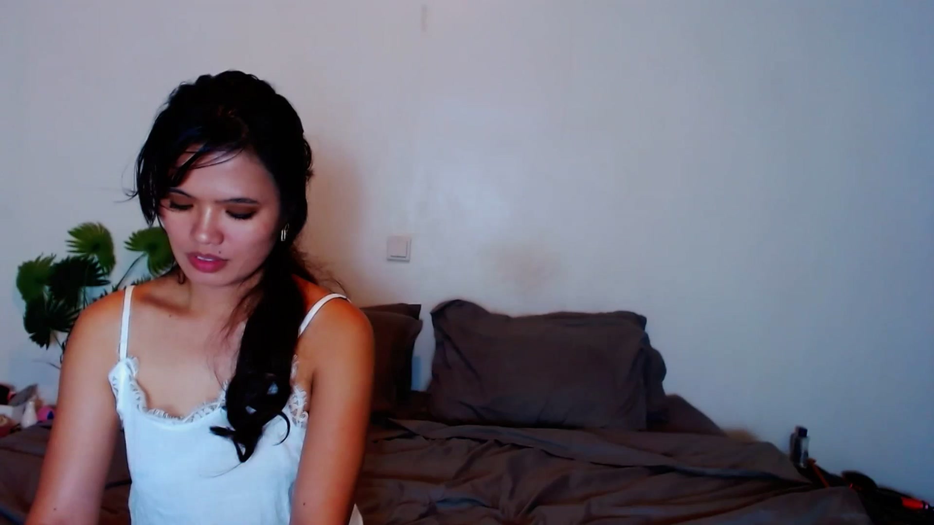 Gallery image thumbnail from SweetOne_4u's myfreecams stream on, 11/05/2023, 01:23 image 12 of 20