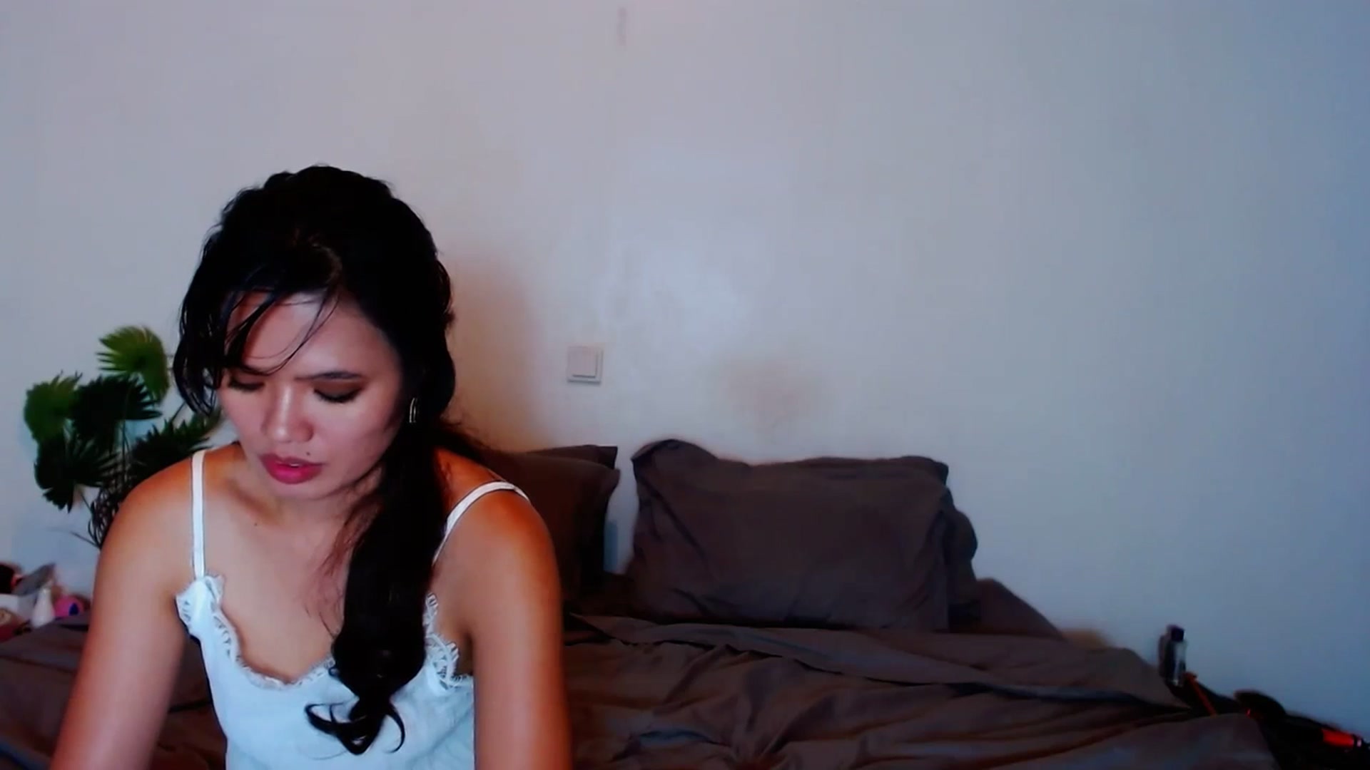 Gallery image thumbnail from SweetOne_4u's myfreecams stream on, 11/05/2023, 01:23 image 14 of 20