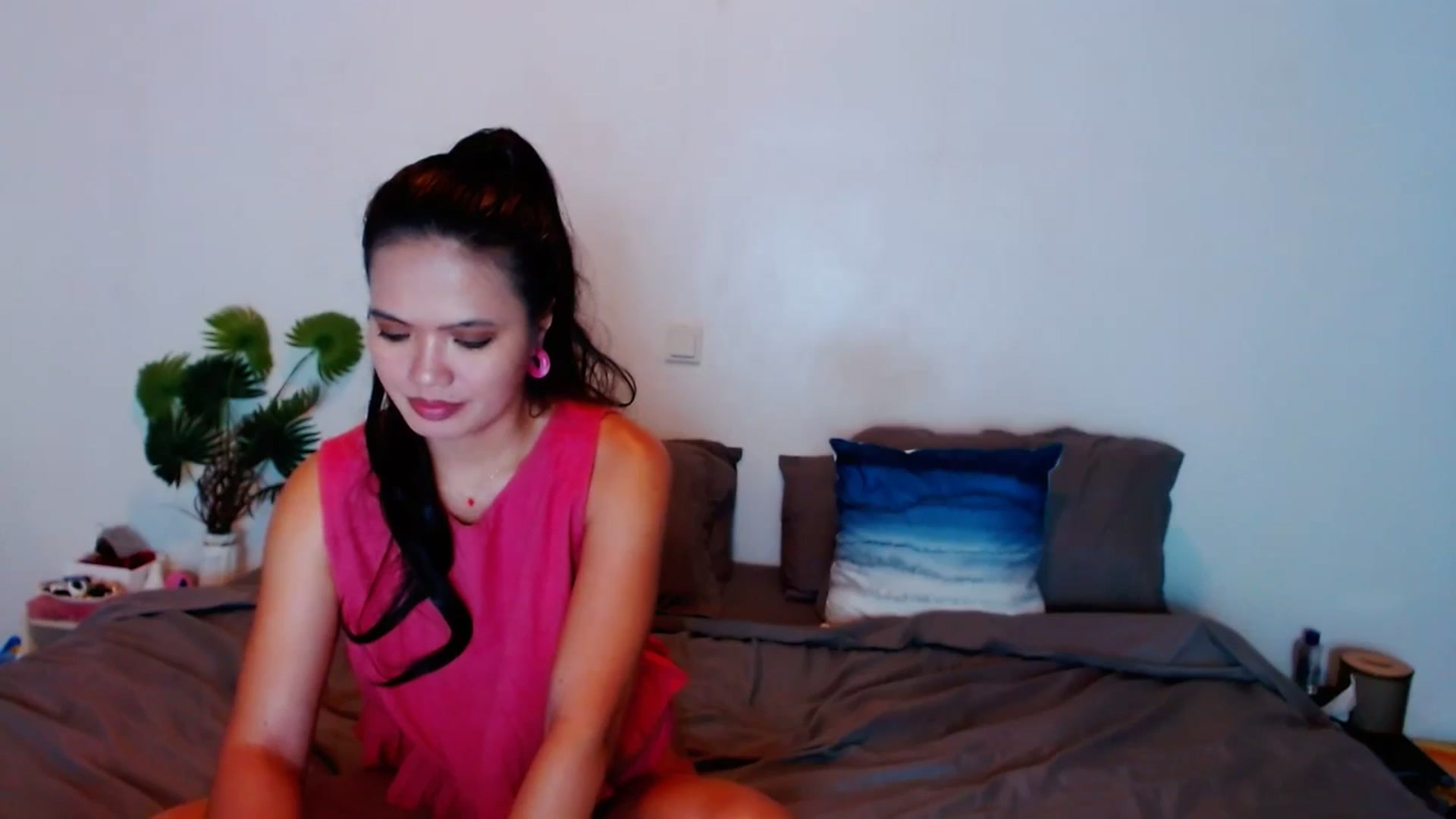 Gallery image thumbnail from SweetOne_4u's myfreecams stream on, 11/06/2023, 21:30 image 18 of 20