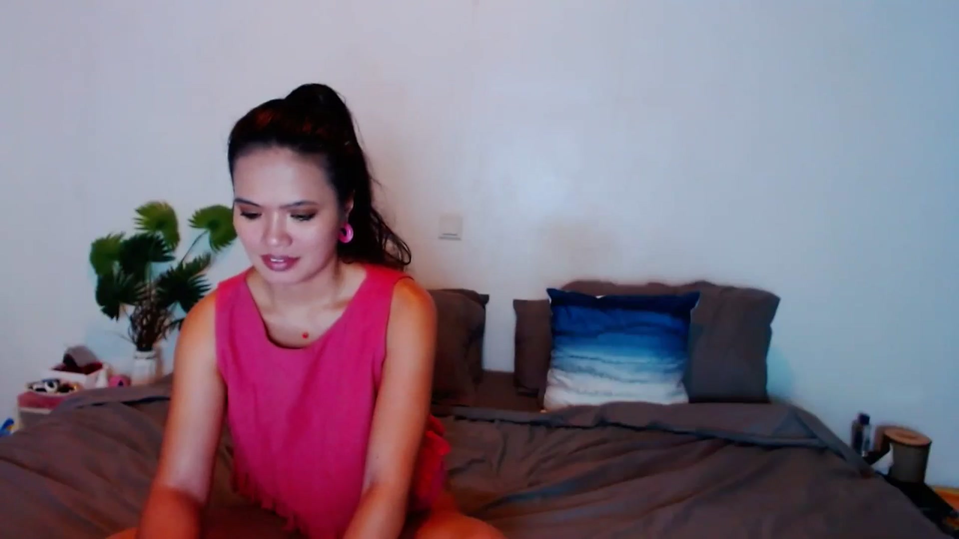 Gallery image thumbnail from SweetOne_4u's myfreecams stream on, 11/06/2023, 21:30 image 12 of 20