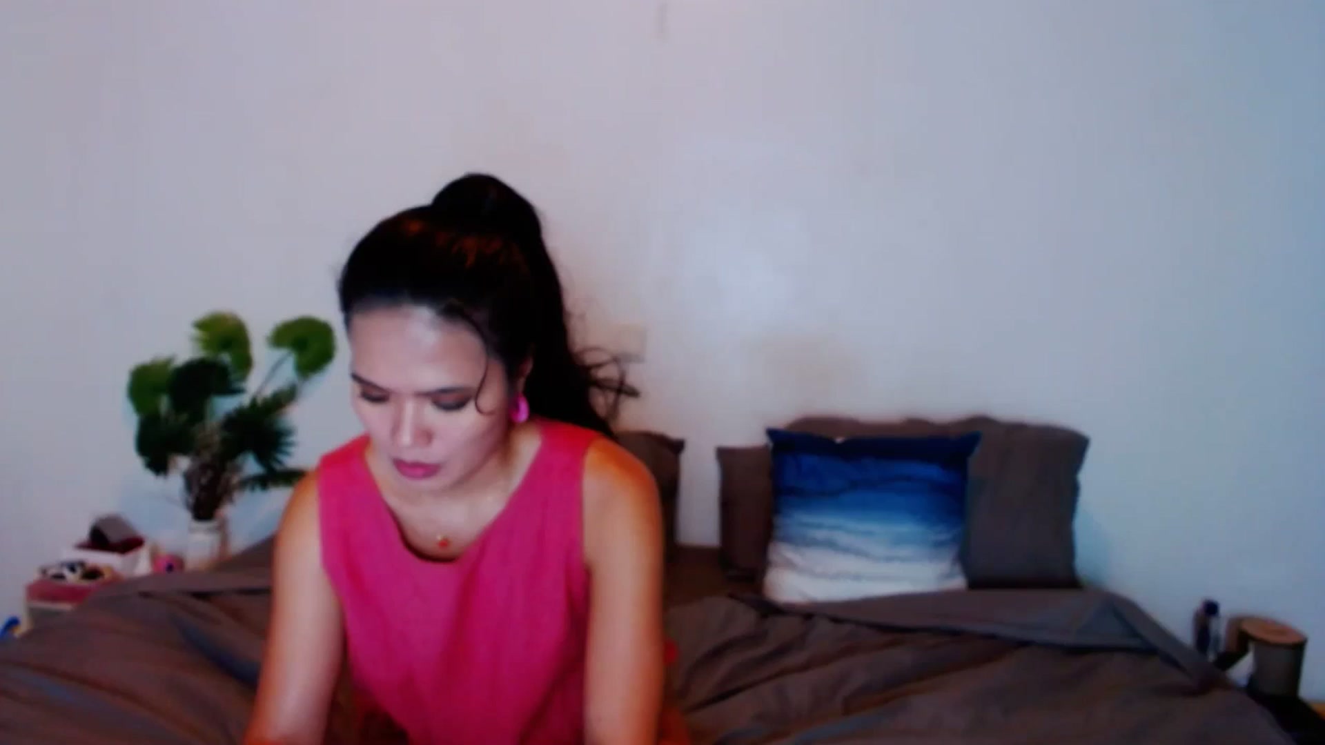 Gallery image thumbnail from SweetOne_4u's myfreecams stream on, 11/06/2023, 23:44 image 14 of 20