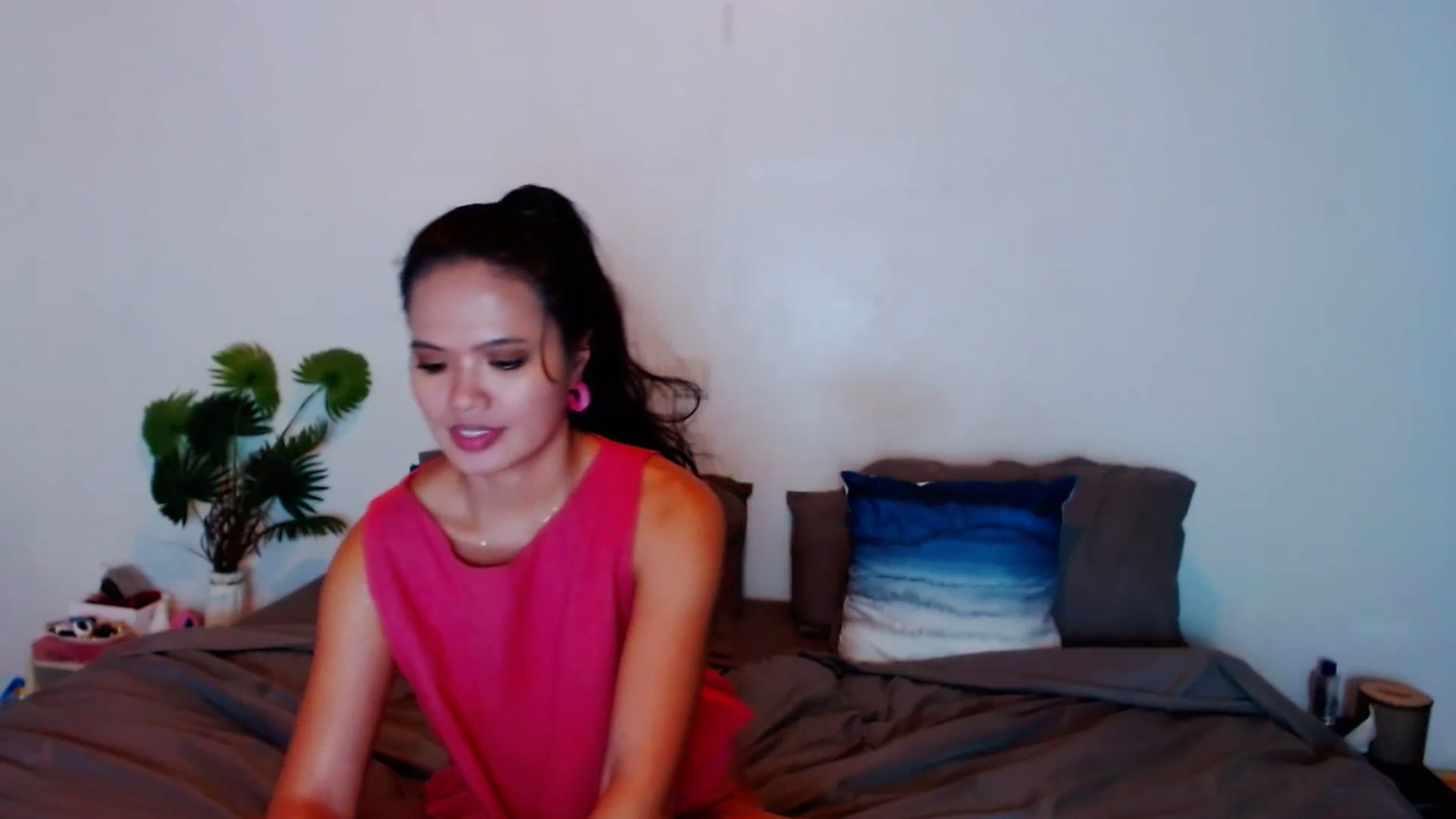Gallery image thumbnail from SweetOne_4u's myfreecams stream on, 11/06/2023, 23:44 image 12 of 20
