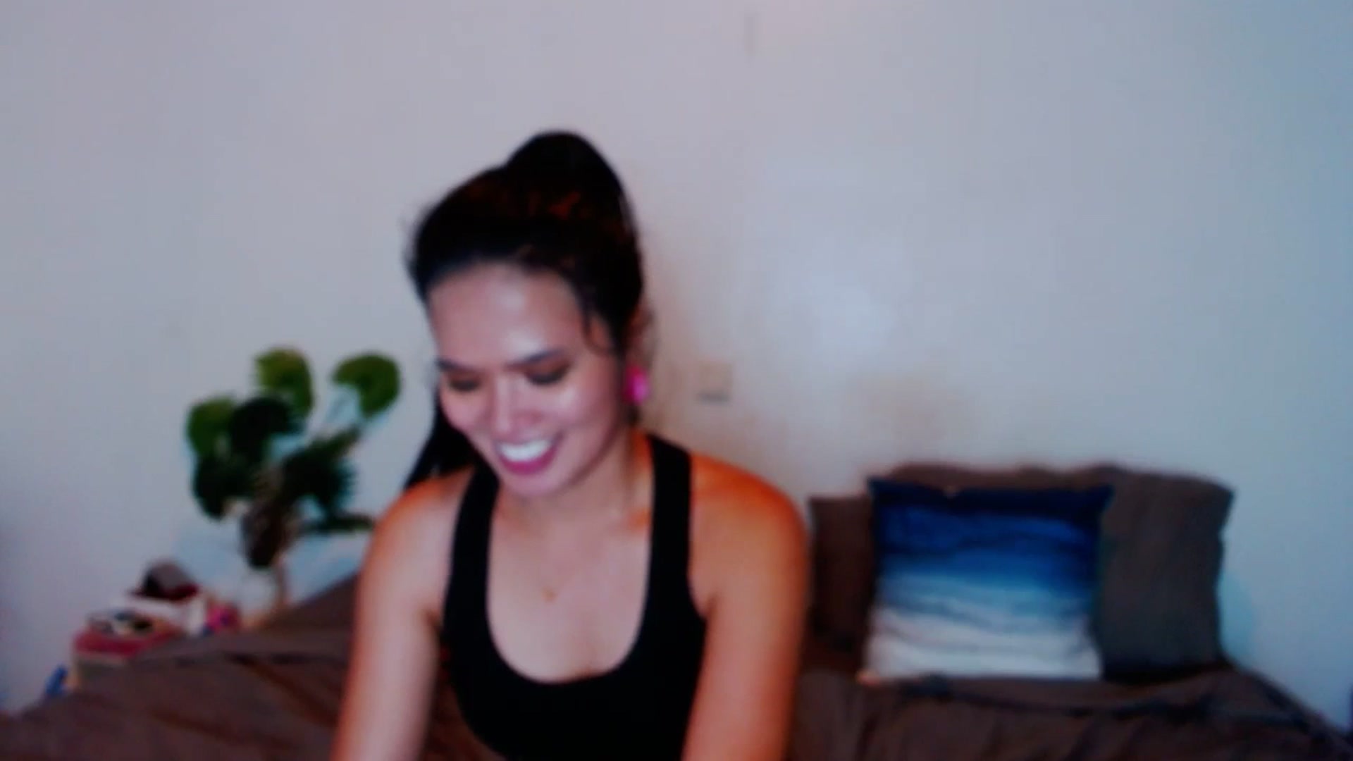 Gallery image thumbnail from SweetOne_4u's myfreecams stream on, 11/07/2023, 01:45 image 19 of 20