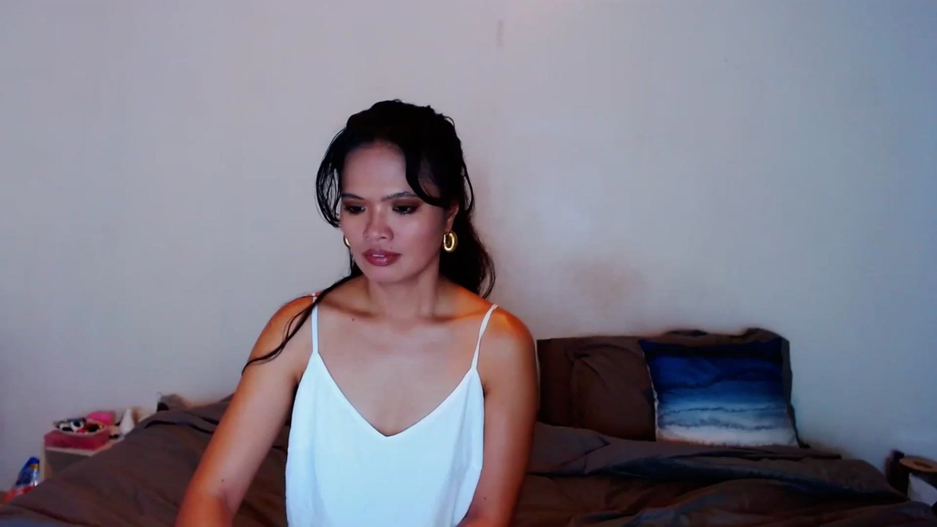 Gallery image thumbnail from SweetOne_4u's myfreecams stream on, 11/07/2023, 21:09 image 15 of 20