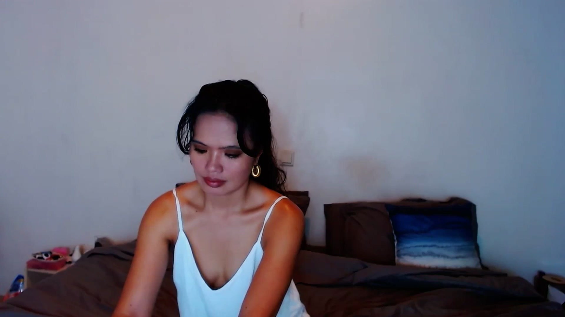 Gallery image thumbnail from SweetOne_4u's myfreecams stream on, 11/07/2023, 21:09 image 2 of 20