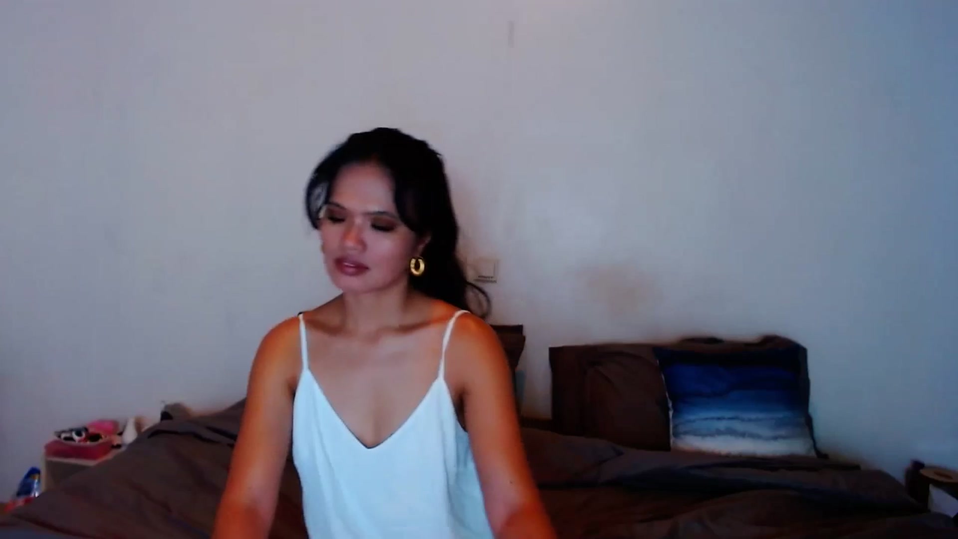 Gallery image thumbnail from SweetOne_4u's myfreecams stream on, 11/07/2023, 21:09 image 4 of 20