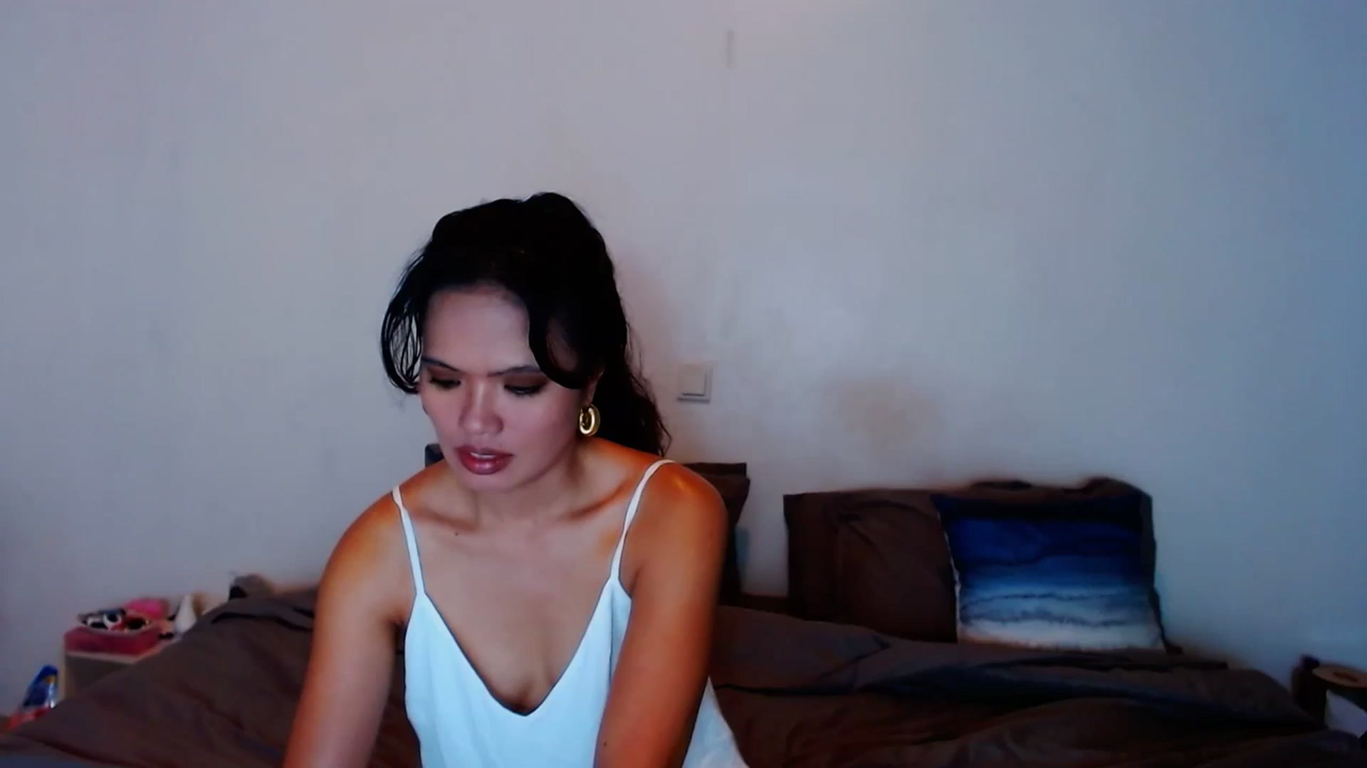 Gallery image thumbnail from SweetOne_4u's myfreecams stream on, 11/07/2023, 21:09 image 5 of 20