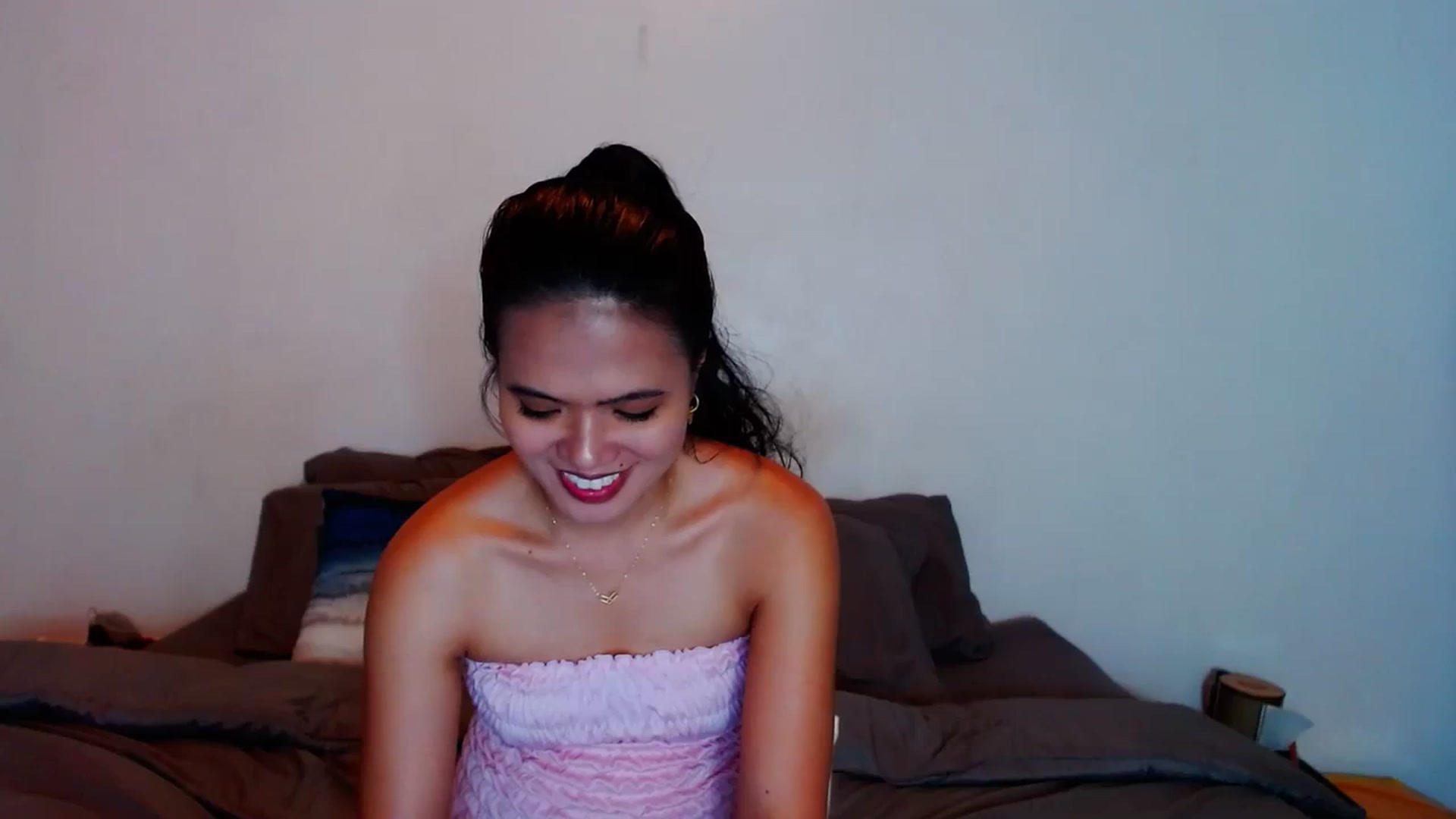 Gallery image thumbnail from SweetOne_4u's myfreecams stream on, 11/09/2023, 22:50 image 14 of 20
