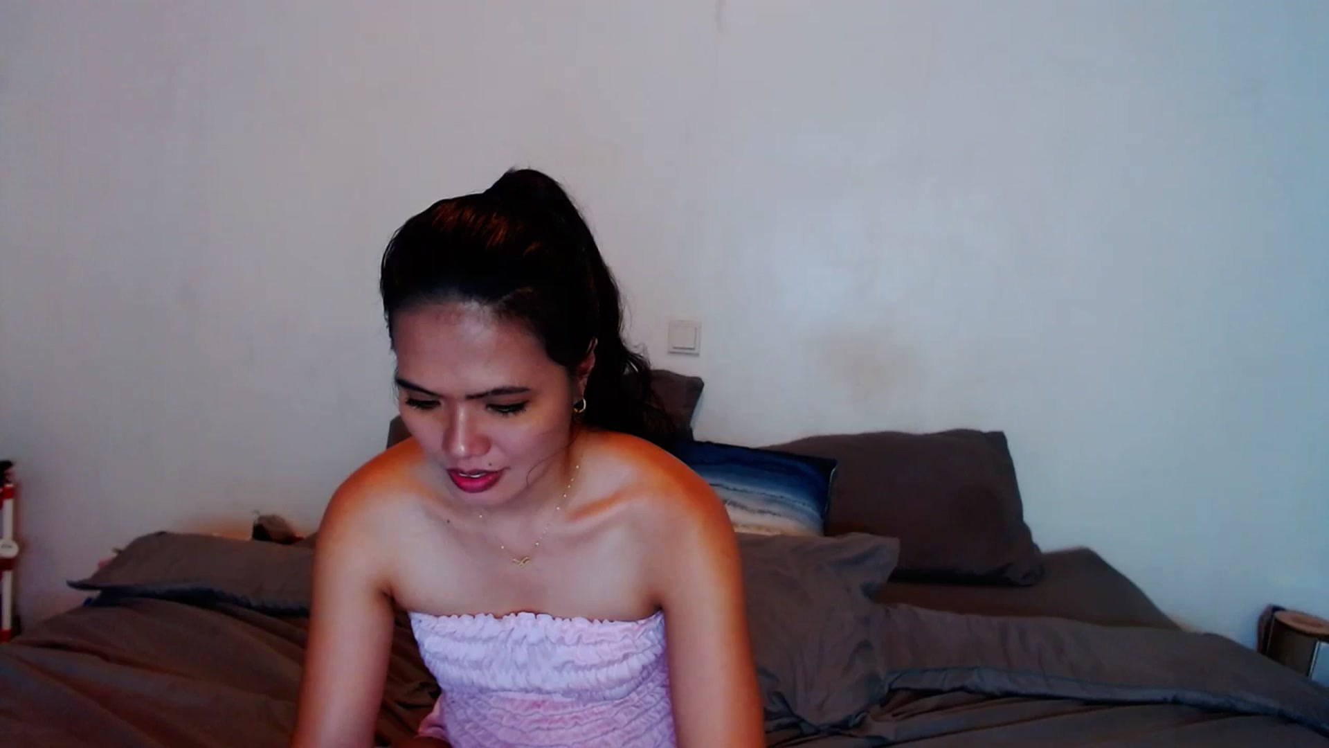 Gallery image thumbnail from SweetOne_4u's myfreecams stream on, 11/09/2023, 23:59 image 1 of 20