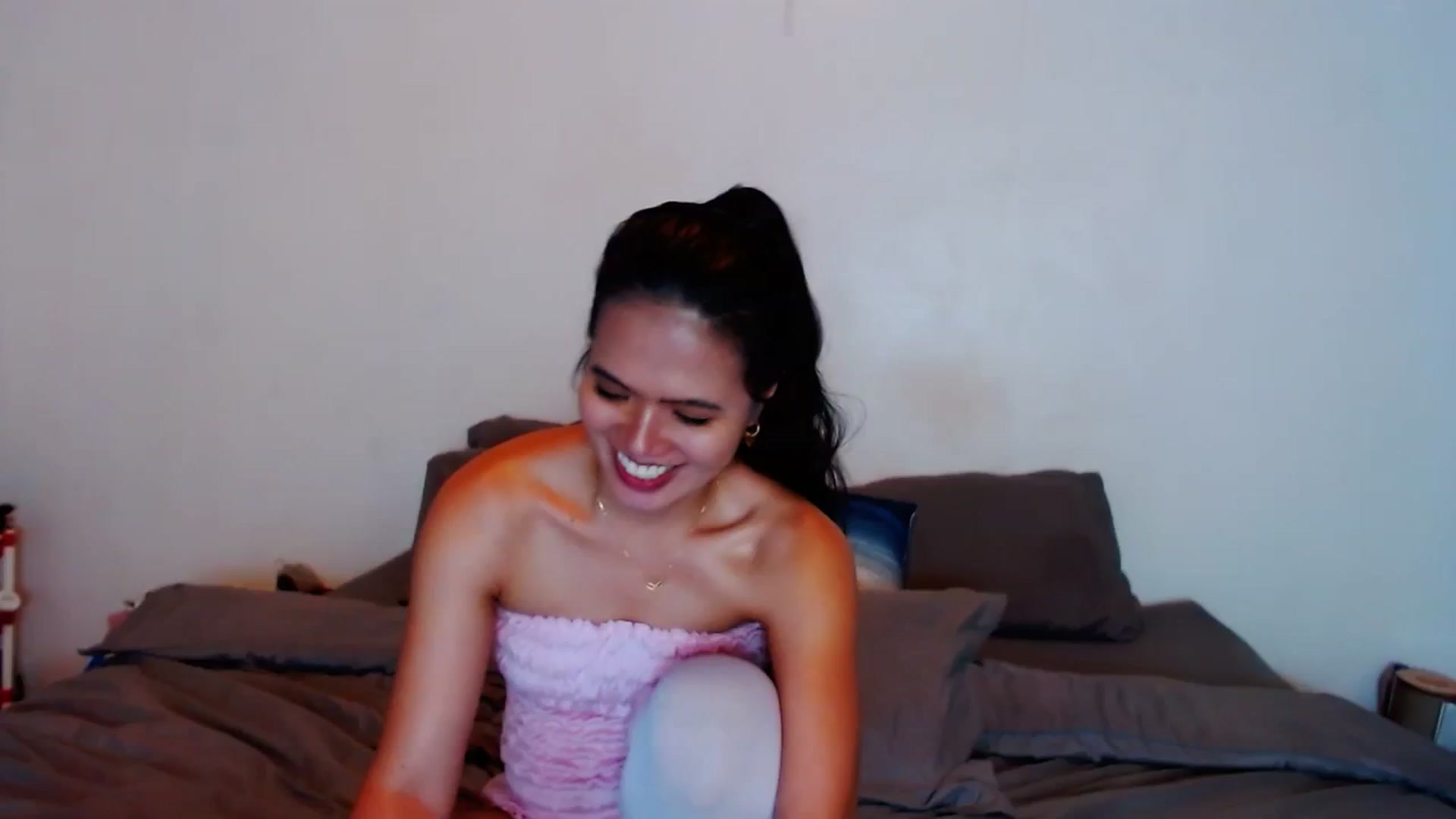 Gallery image thumbnail from SweetOne_4u's myfreecams stream on, 11/09/2023, 23:59 image 12 of 20