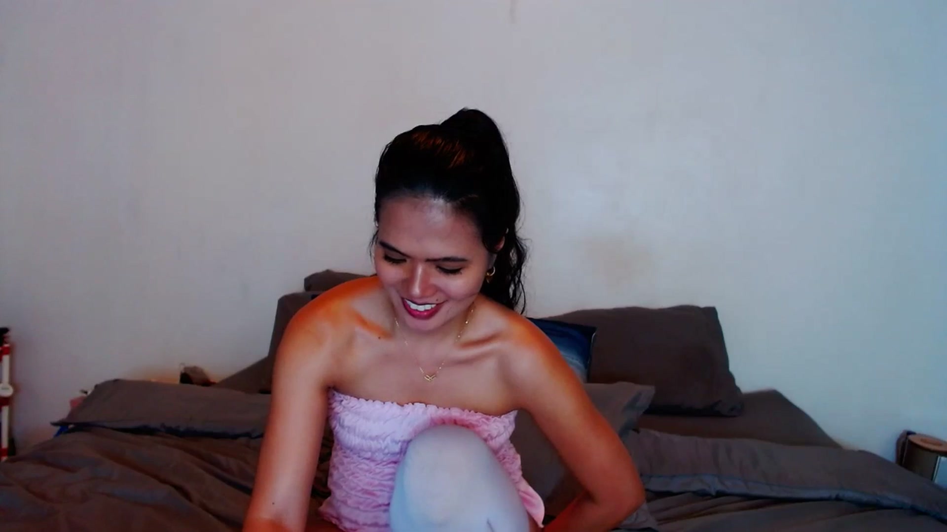 Gallery image thumbnail from SweetOne_4u's myfreecams stream on, 11/09/2023, 23:59 image 9 of 20