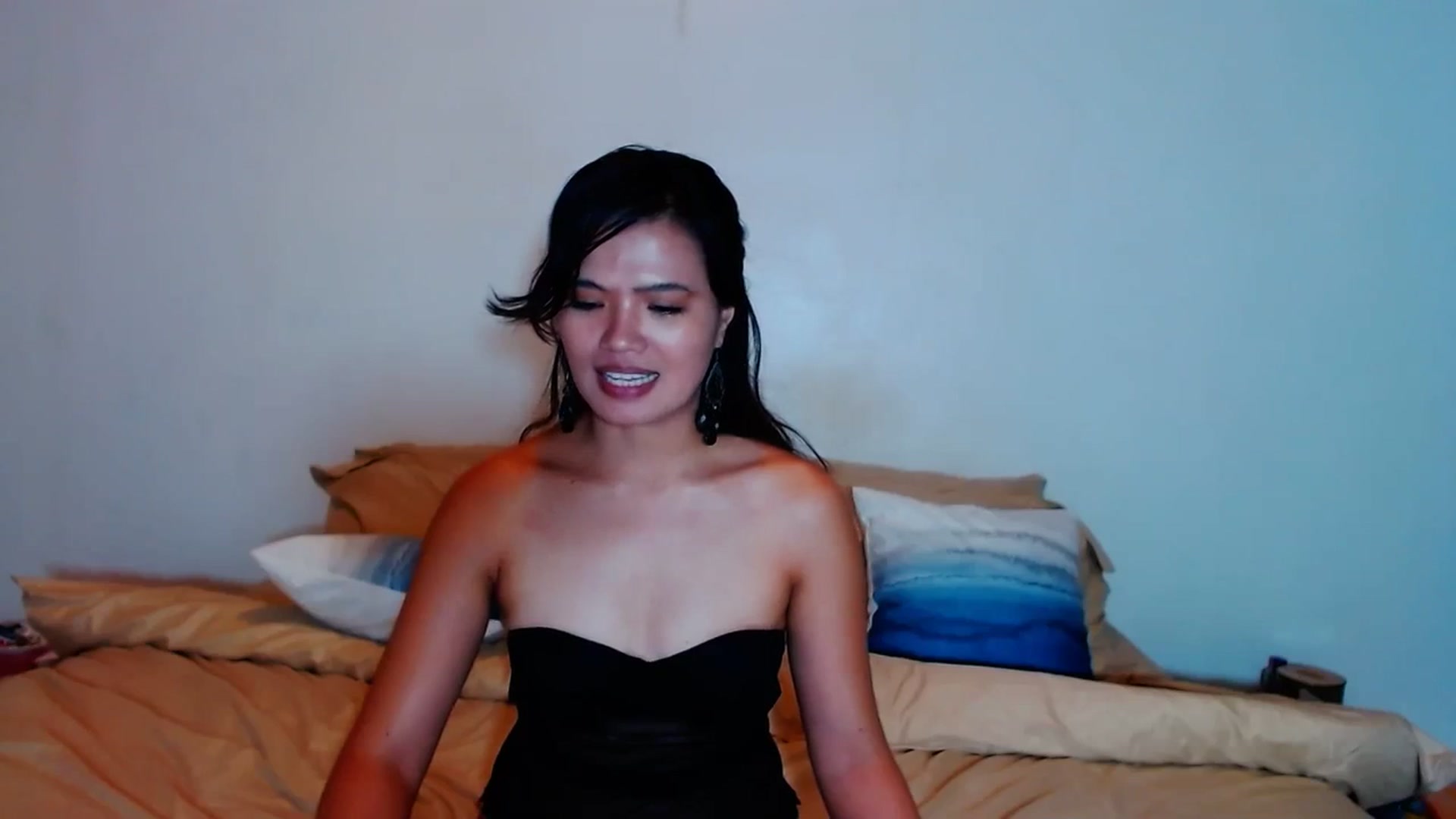 Gallery image thumbnail from SweetOne_4u's myfreecams stream on, 11/14/2023, 24:00 image 11 of 20
