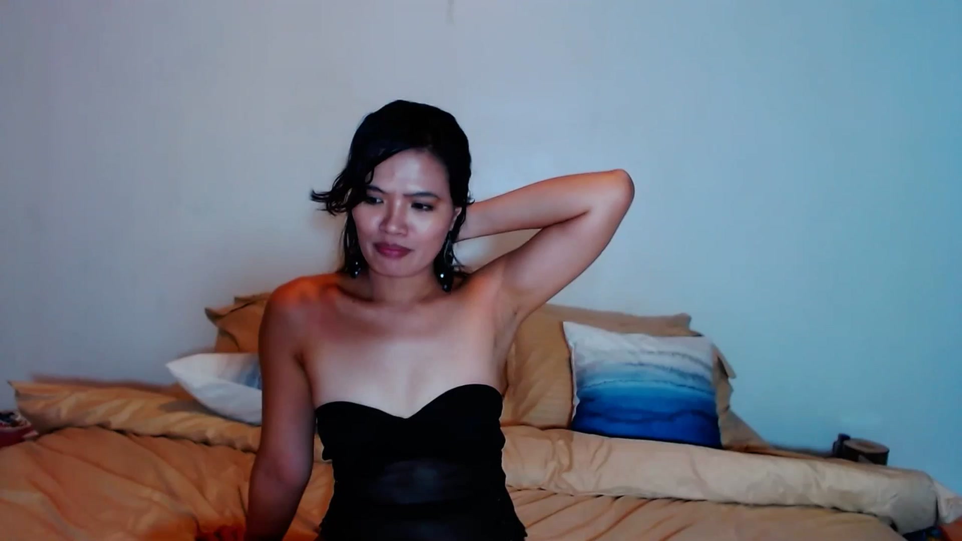 Gallery image thumbnail from SweetOne_4u's myfreecams stream on, 11/14/2023, 24:00 image 14 of 20