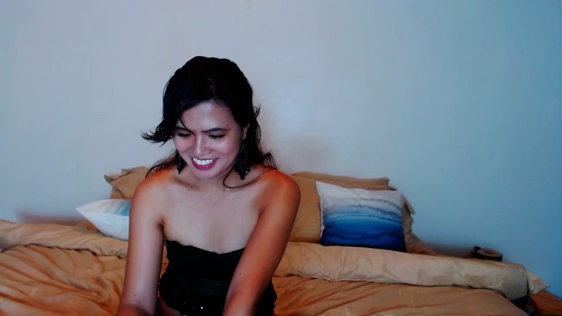 Gallery image thumbnail from SweetOne_4u's myfreecams stream on, 11/14/2023, 01:53 image 10 of 20