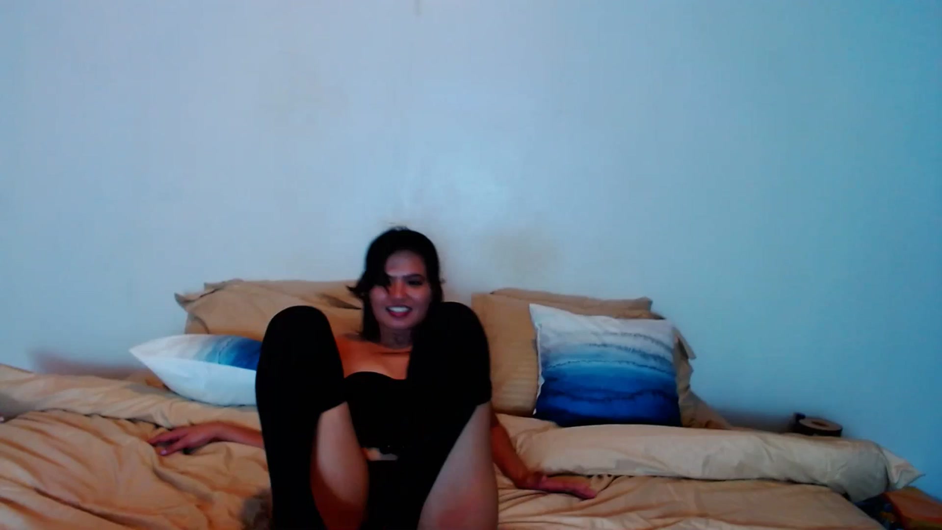 Gallery image thumbnail from SweetOne_4u's myfreecams stream on, 11/14/2023, 01:53 image 1 of 20