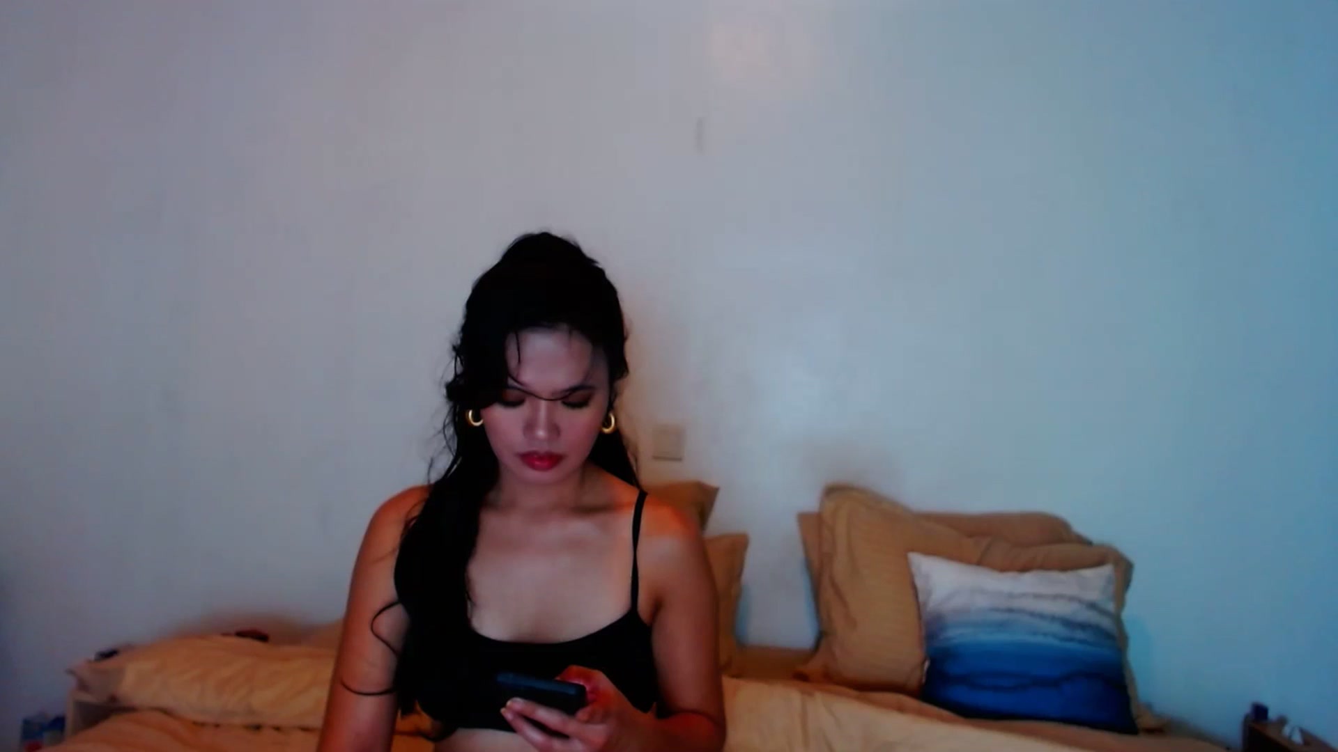 Gallery image thumbnail from SweetOne_4u's myfreecams stream on, 11/18/2023, 22:50 image 3 of 20