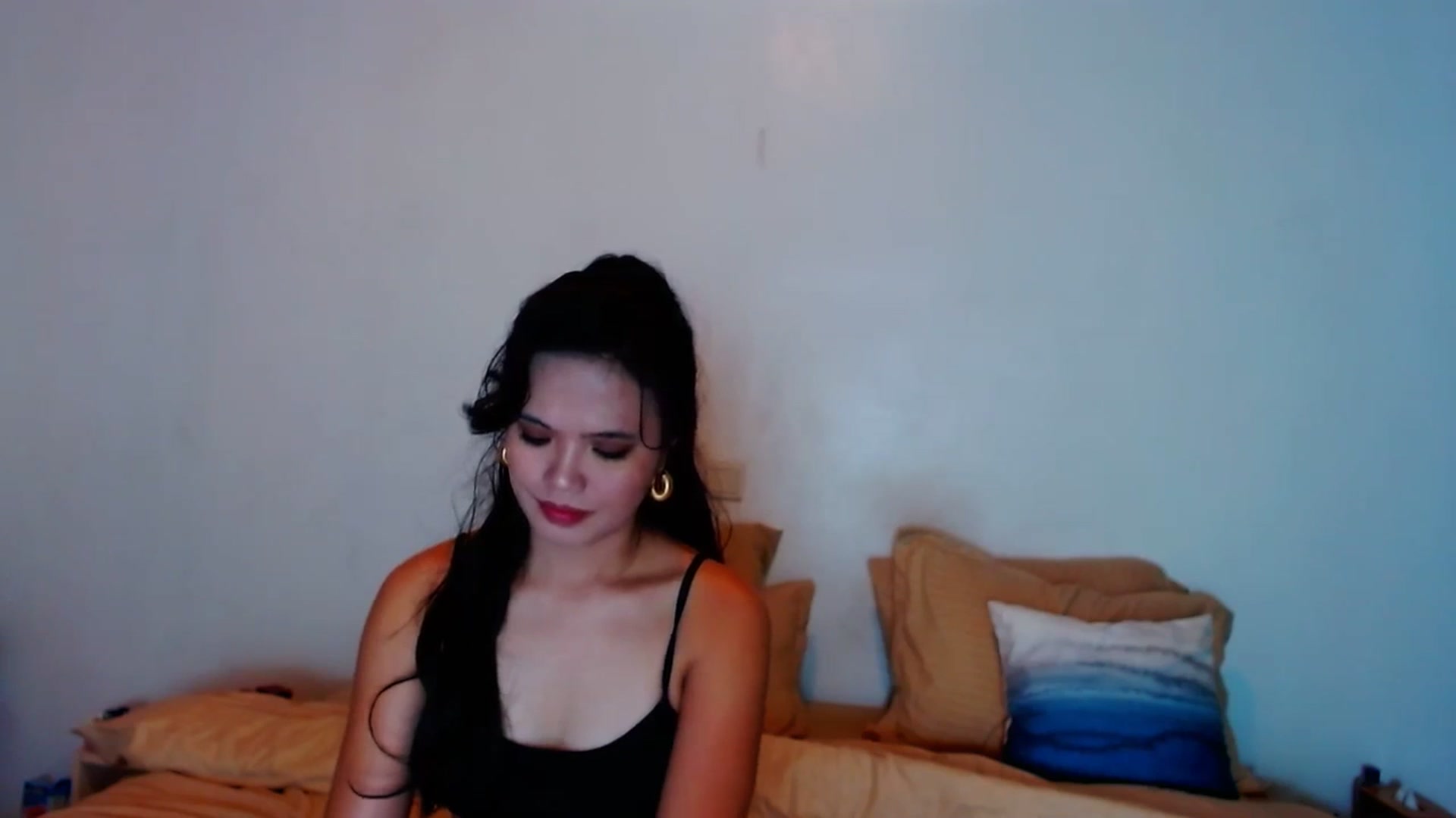 Gallery image thumbnail from SweetOne_4u's myfreecams stream on, 11/18/2023, 22:50 image 9 of 20