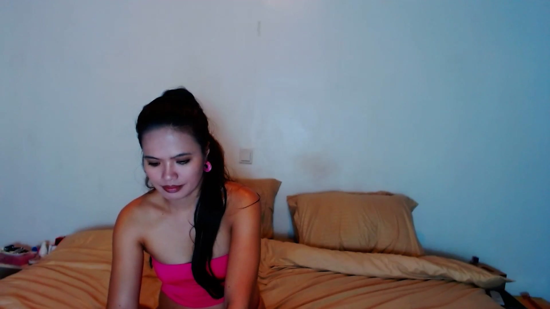 Gallery image thumbnail from SweetOne_4u's myfreecams stream on, 11/19/2023, 22:35 image 17 of 20