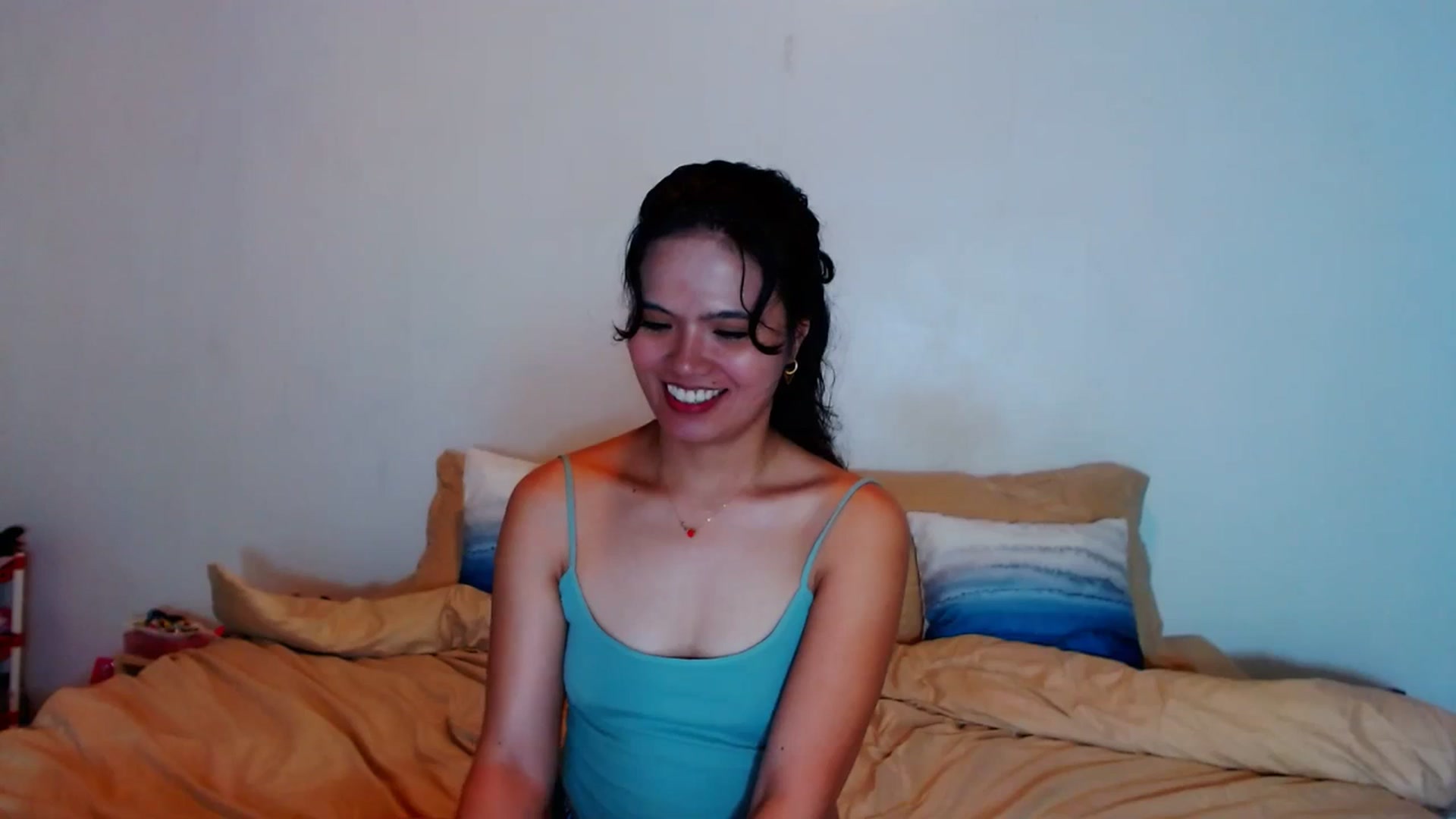 Gallery image thumbnail from SweetOne_4u's myfreecams stream on, 11/22/2023, 01:33 image 18 of 20