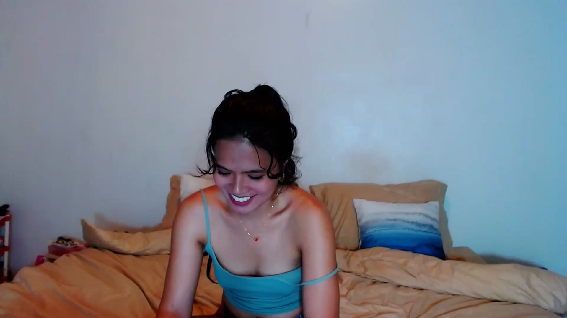 Gallery image thumbnail from SweetOne_4u's myfreecams stream on, 11/22/2023, 01:56 image 18 of 20