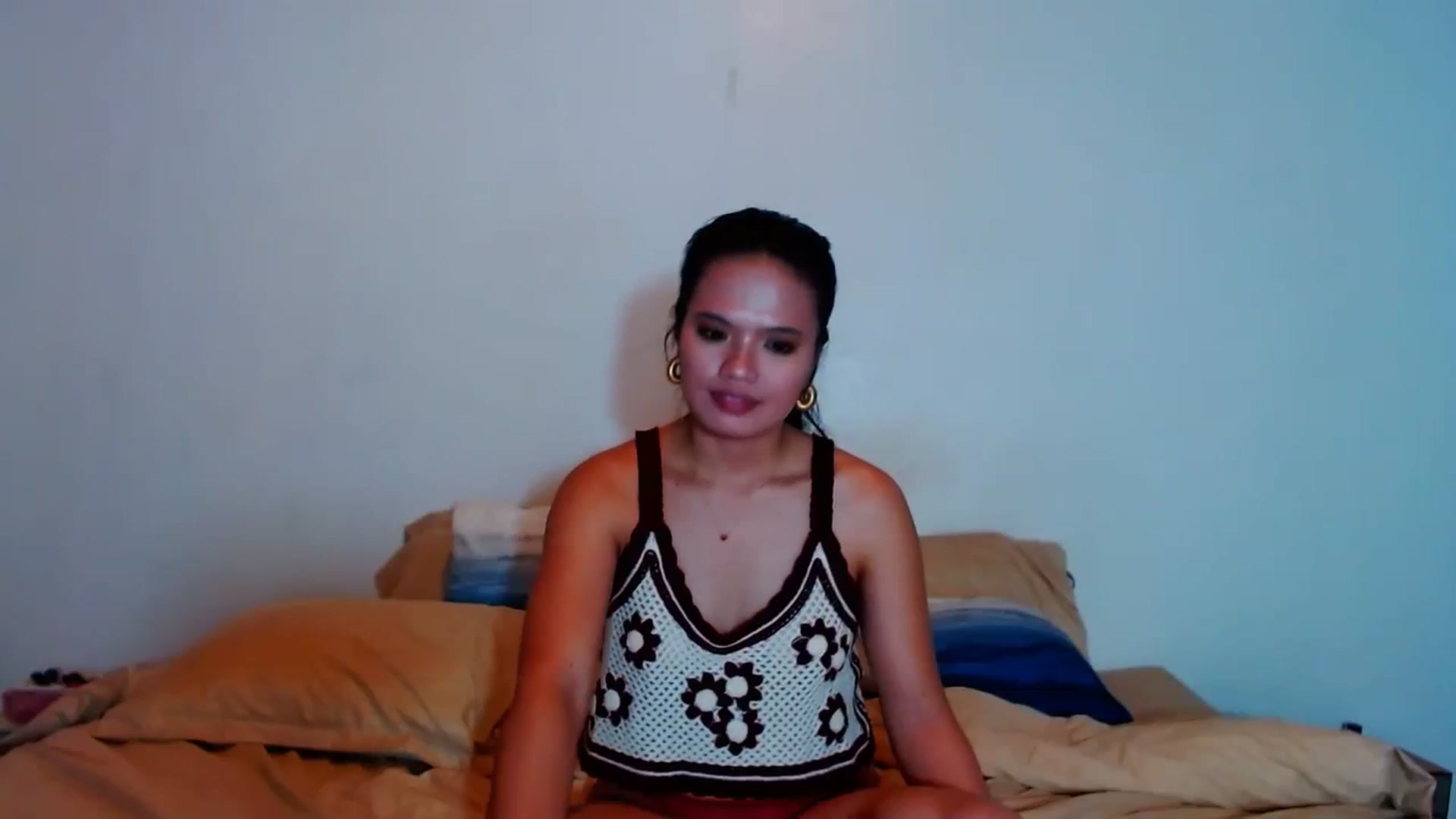 Gallery image thumbnail from SweetOne_4u's myfreecams stream on, 11/30/2023, 24:40 image 2 of 20