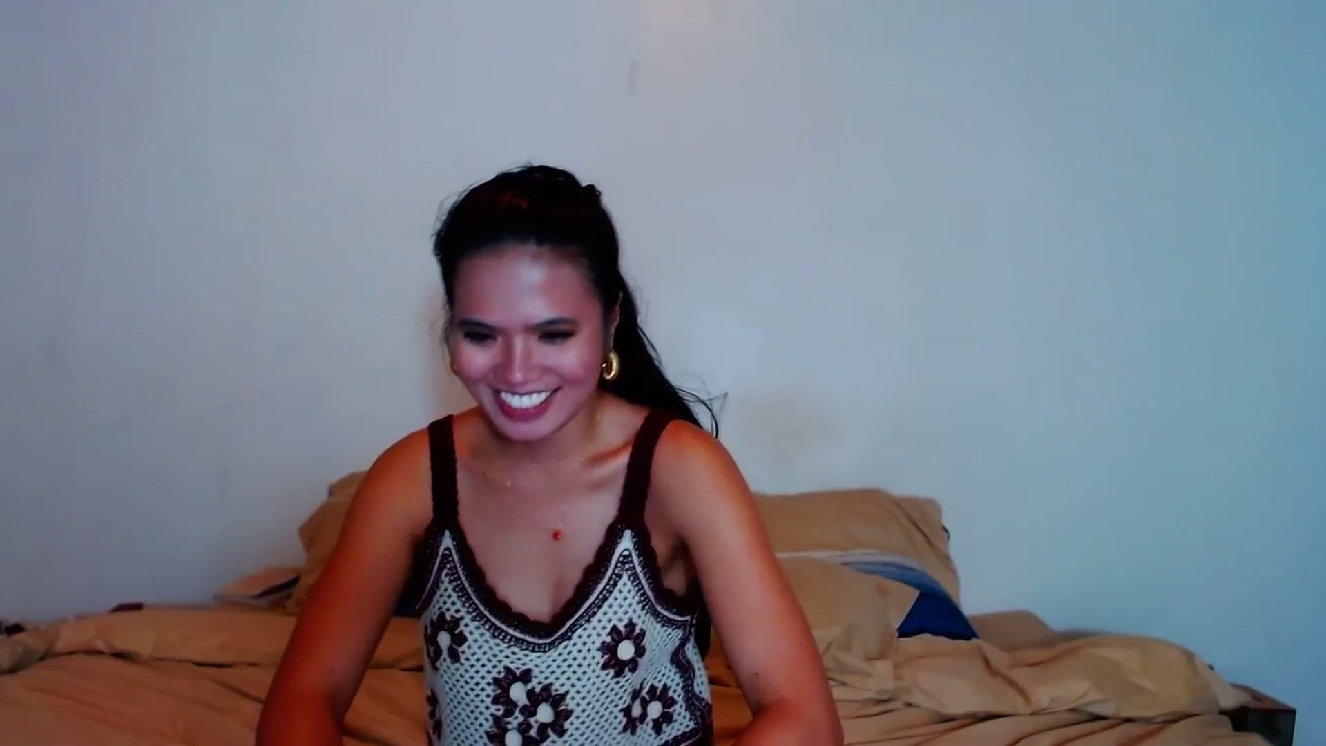 Gallery image thumbnail from SweetOne_4u's myfreecams stream on, 11/30/2023, 01:35 image 20 of 20