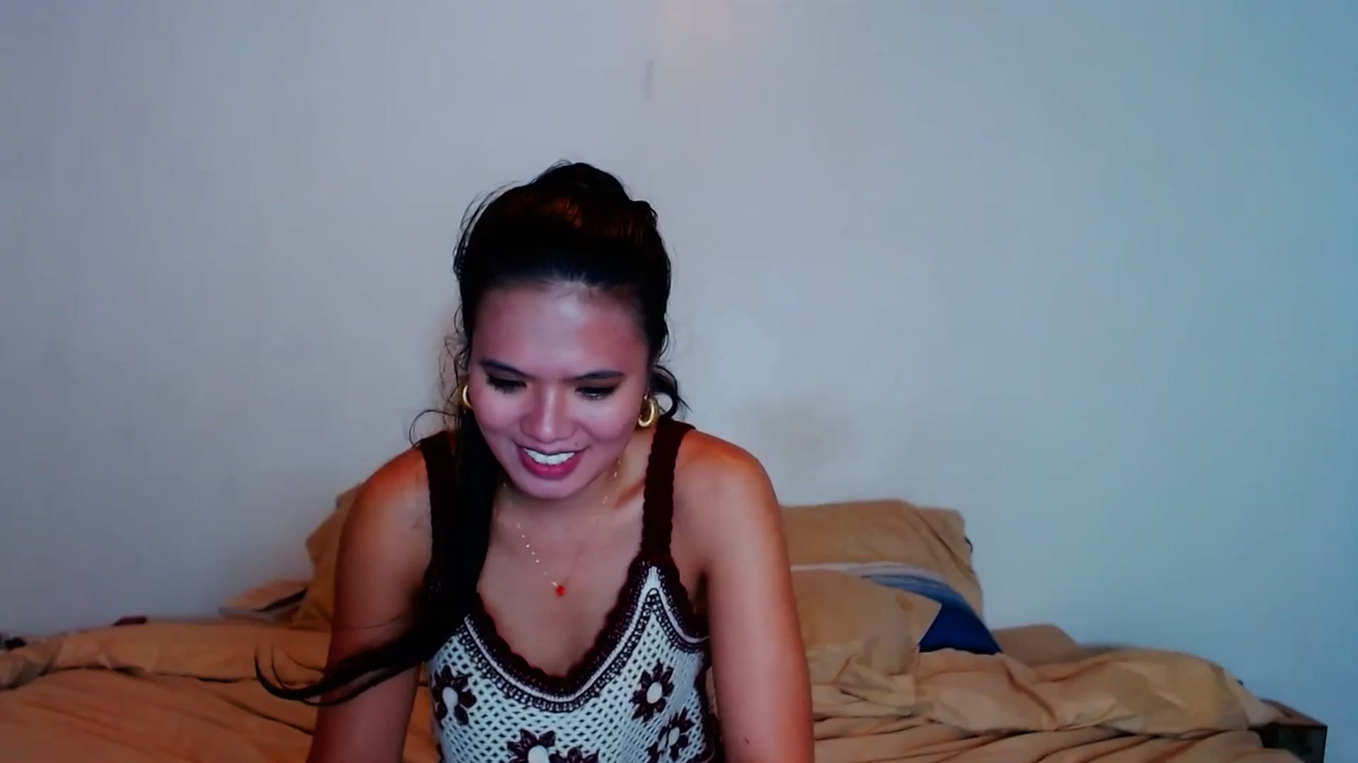 Gallery image thumbnail from SweetOne_4u's myfreecams stream on, 11/30/2023, 01:35 image 18 of 20