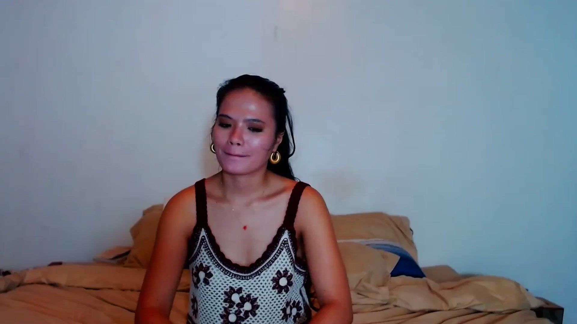 Gallery image thumbnail from SweetOne_4u's myfreecams stream on, 11/30/2023, 01:35 image 9 of 20