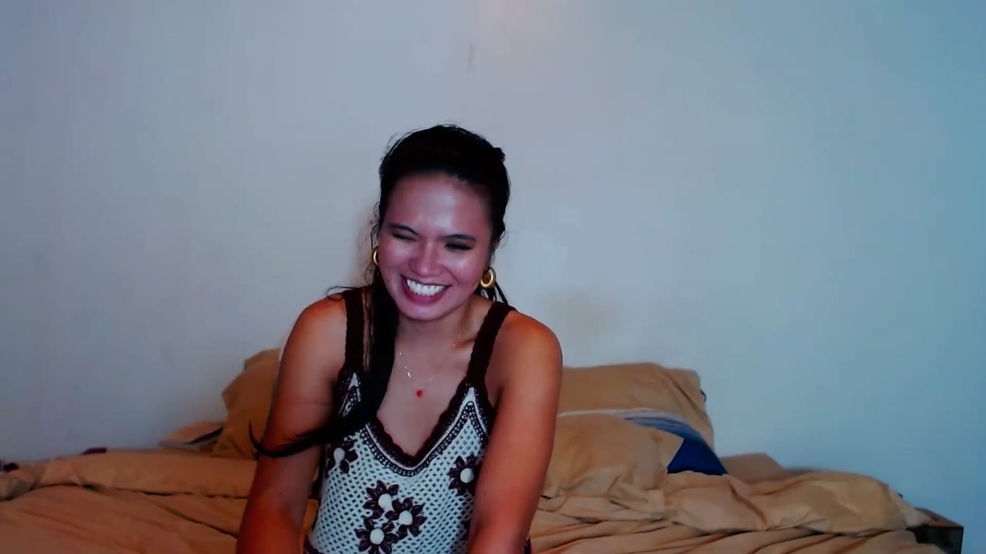 Gallery image thumbnail from SweetOne_4u's myfreecams stream on, 11/30/2023, 01:35 image 15 of 20