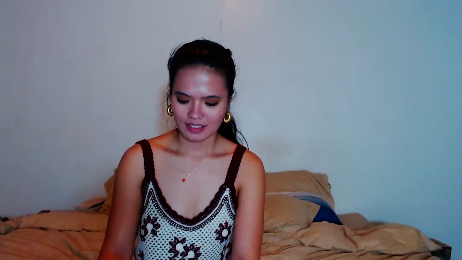 Gallery image thumbnail from SweetOne_4u's myfreecams stream on, 11/30/2023, 03:03 image 5 of 20