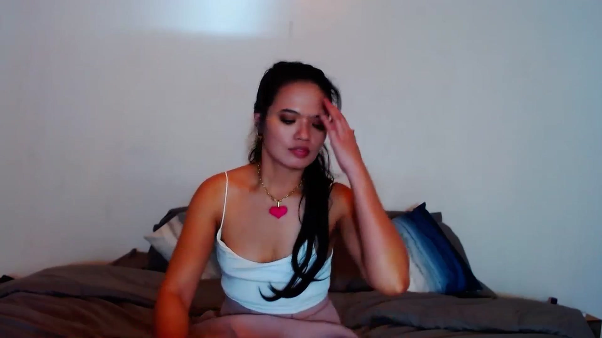 Gallery image thumbnail from SweetOne_4u's myfreecams stream on, 12/04/2023, 23:15 image 4 of 20