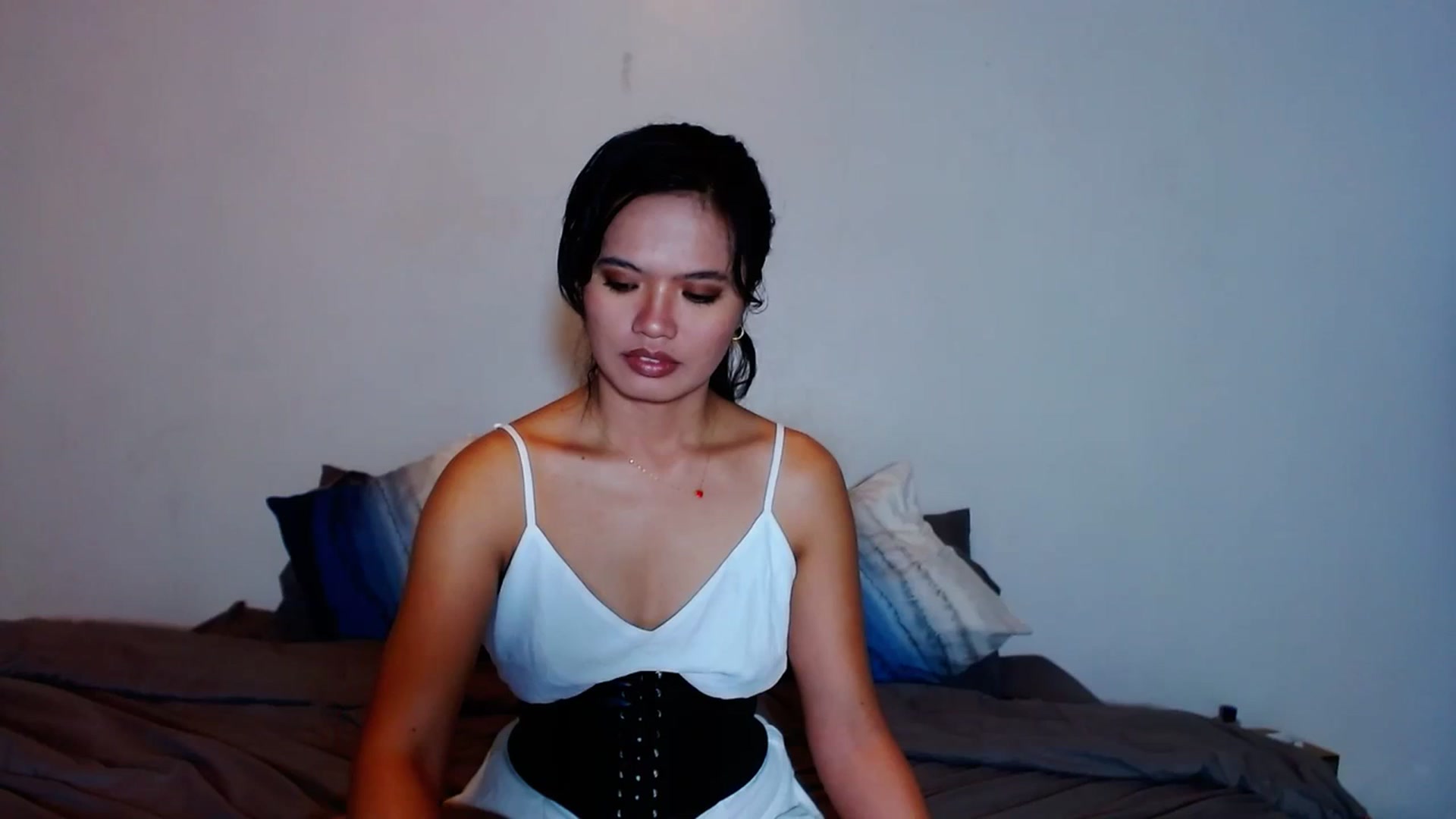 Gallery image thumbnail from SweetOne_4u's myfreecams stream on, 12/05/2023, 21:55 image 1 of 20