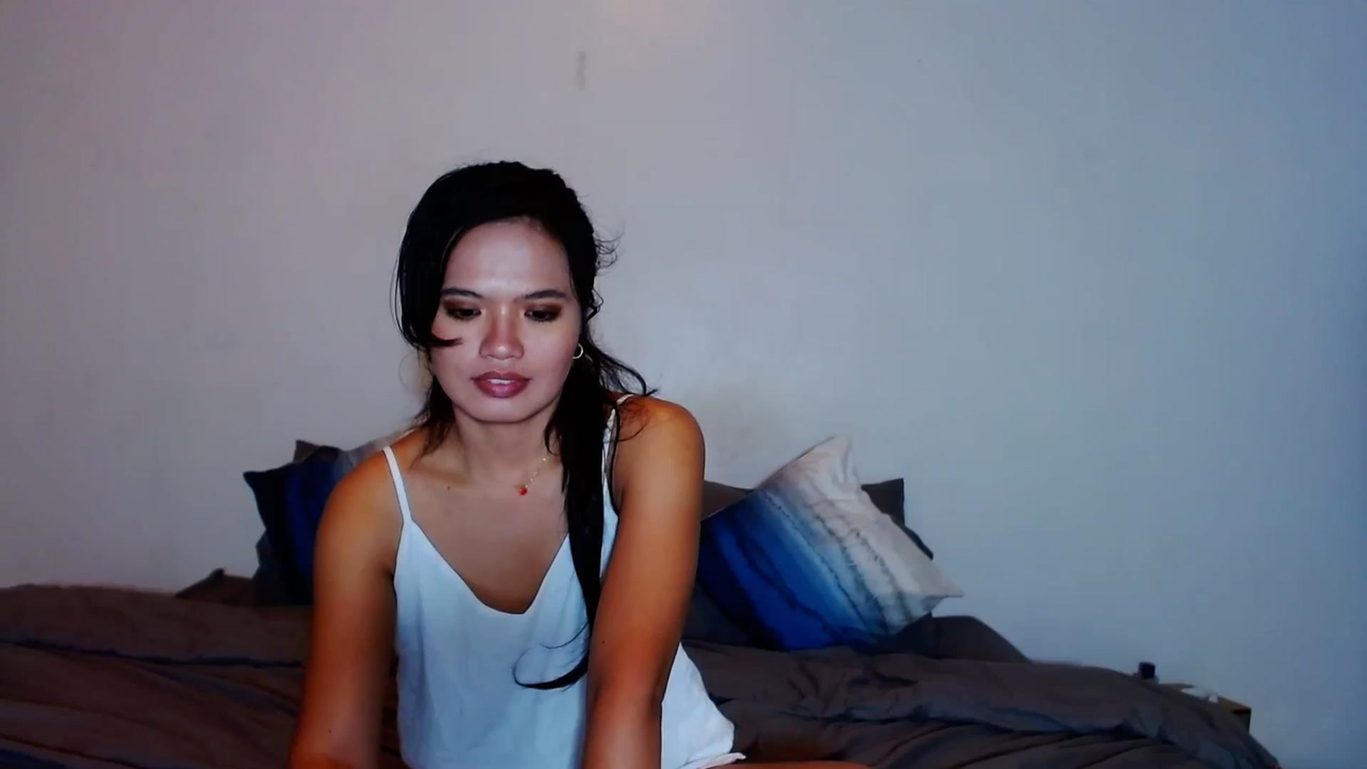 Gallery image thumbnail from SweetOne_4u's myfreecams stream on, 12/05/2023, 22:38 image 1 of 20