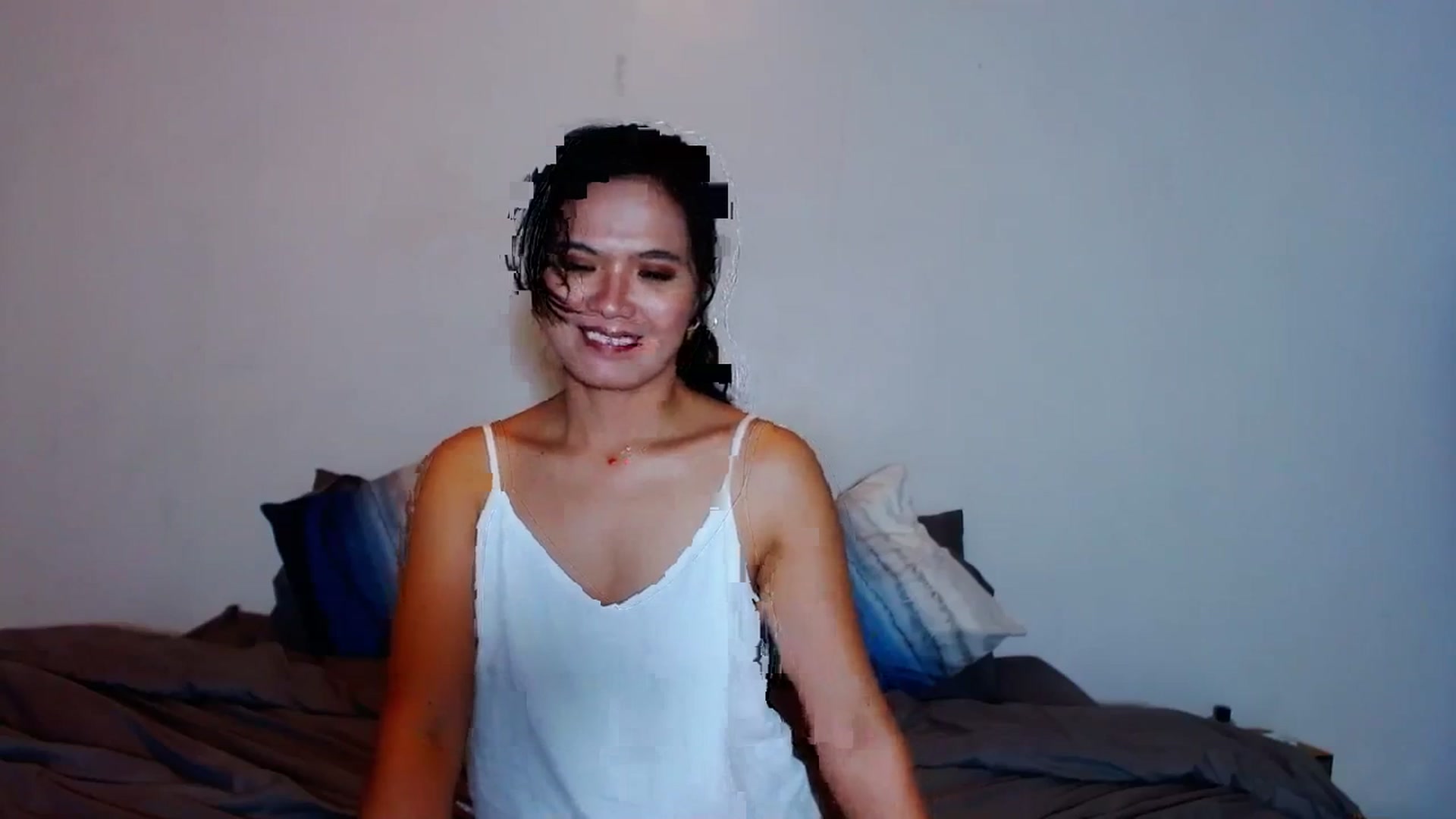 Gallery image thumbnail from SweetOne_4u's myfreecams stream on, 12/05/2023, 22:38 image 6 of 20