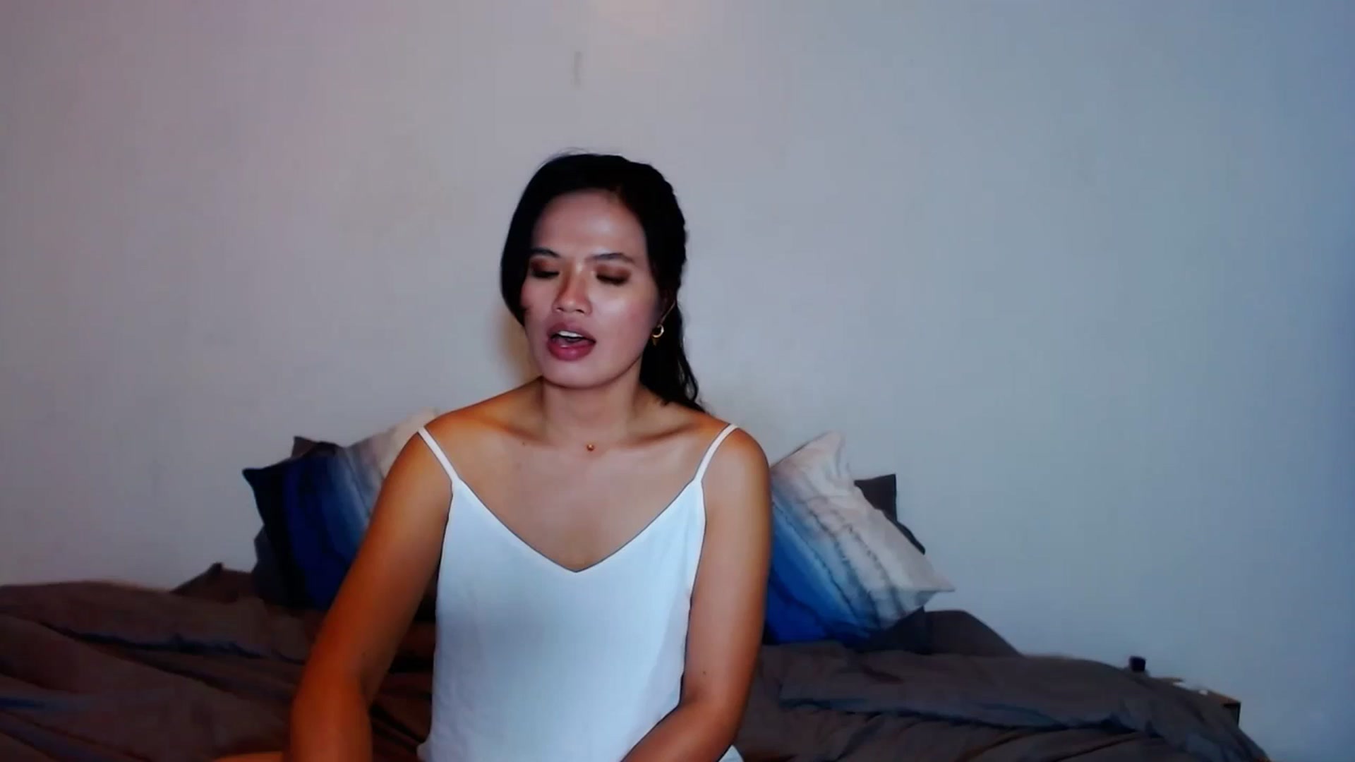 Gallery image thumbnail from SweetOne_4u's myfreecams stream on, 12/05/2023, 22:38 image 13 of 20